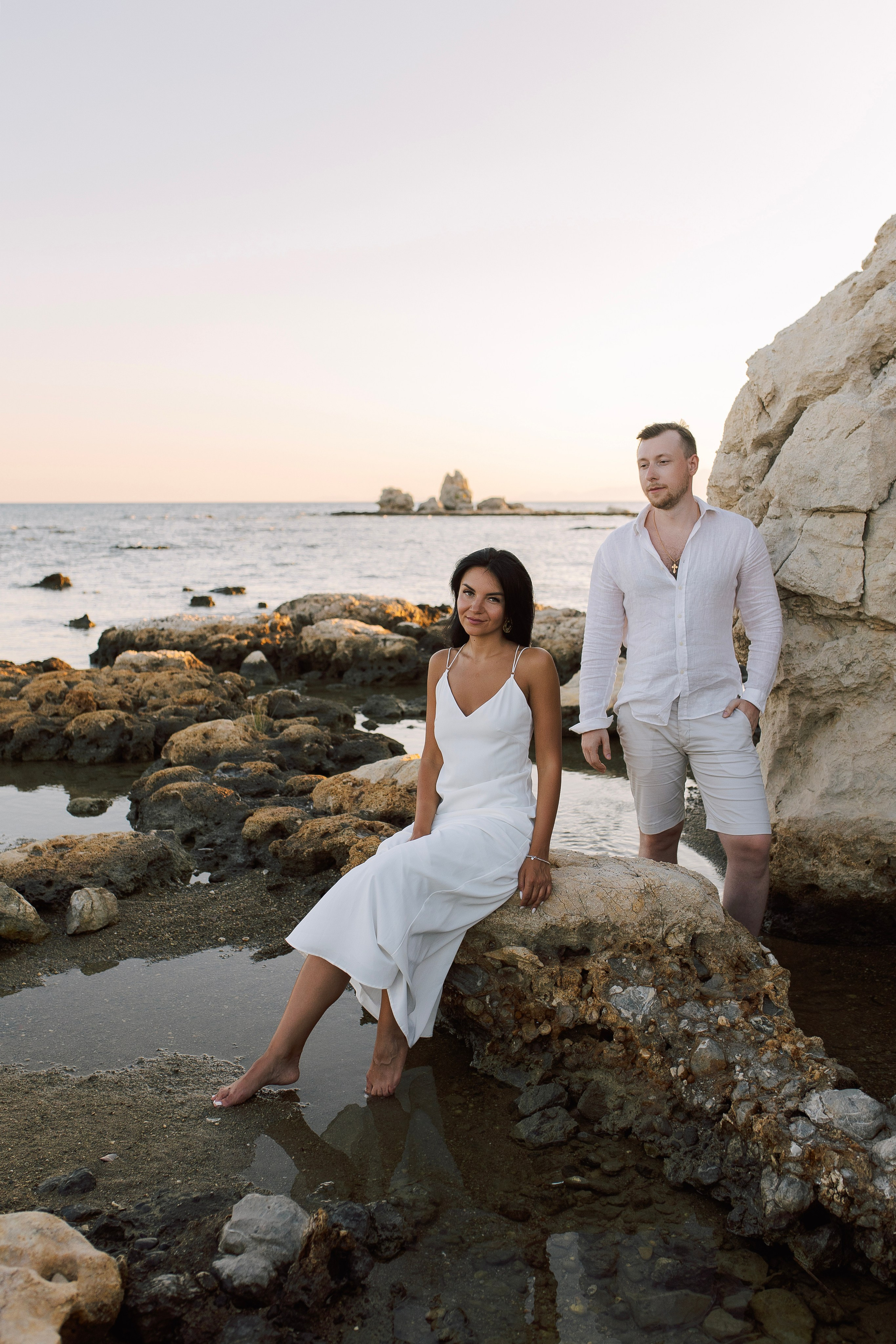 Aesthetic Couple Photoshoot Side Beach | Sunset Vibes. Professional Photographer in Alanya, Side, Belek, Antalya. Turkiye