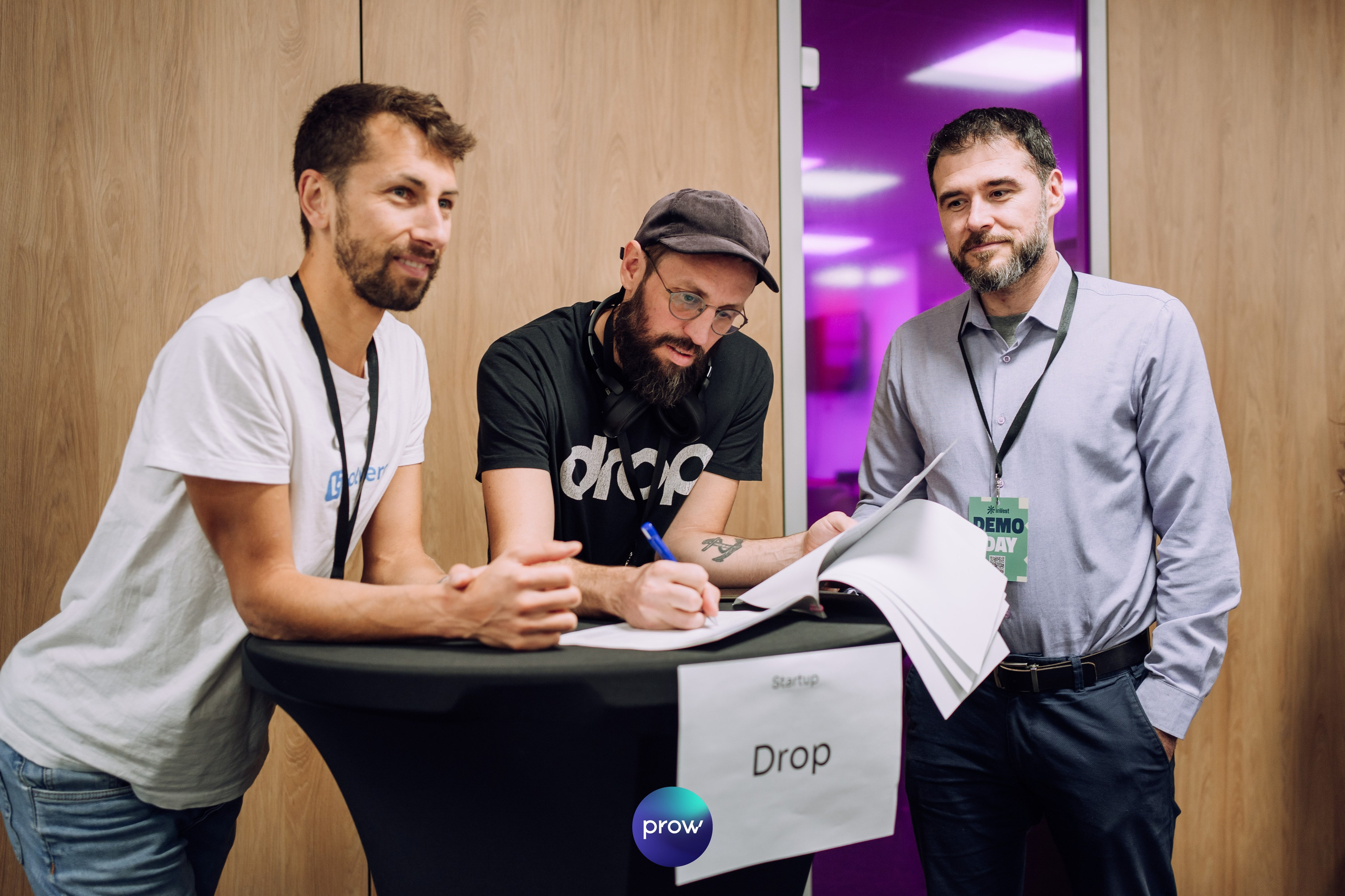 InVest DemoDay @ Cowork. Cozac Cristian Photographer