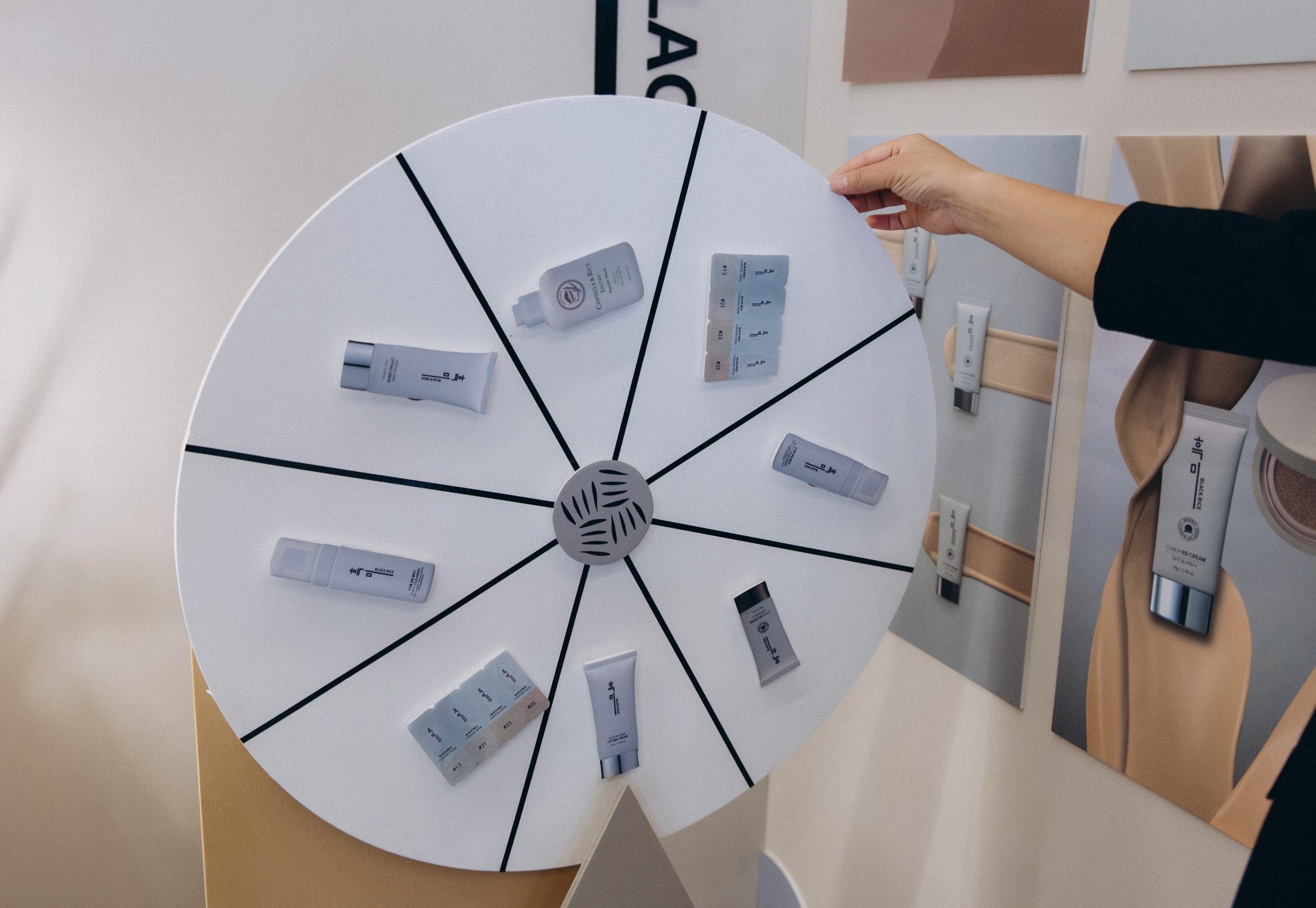 Бус для Black Rice/ Выставка SeoulCon 2025. Студия декора «Нарния»