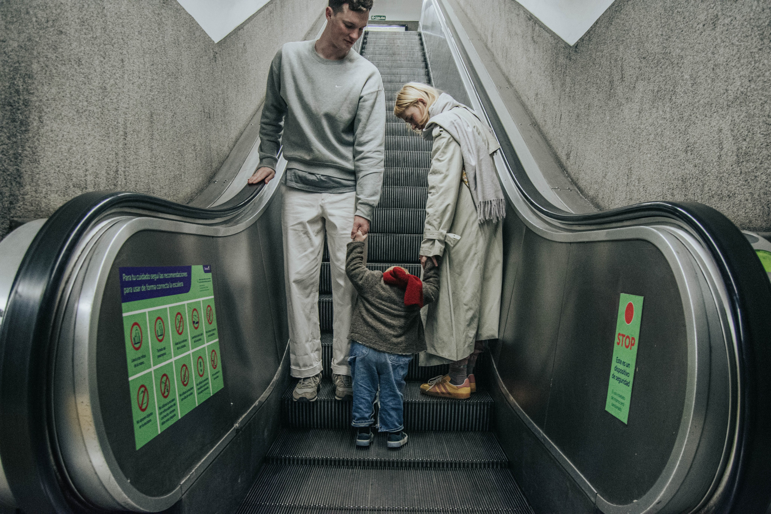 Family photo shoot. Buenos Aires. Photographer @elmirkami in the city of Buenos Aires