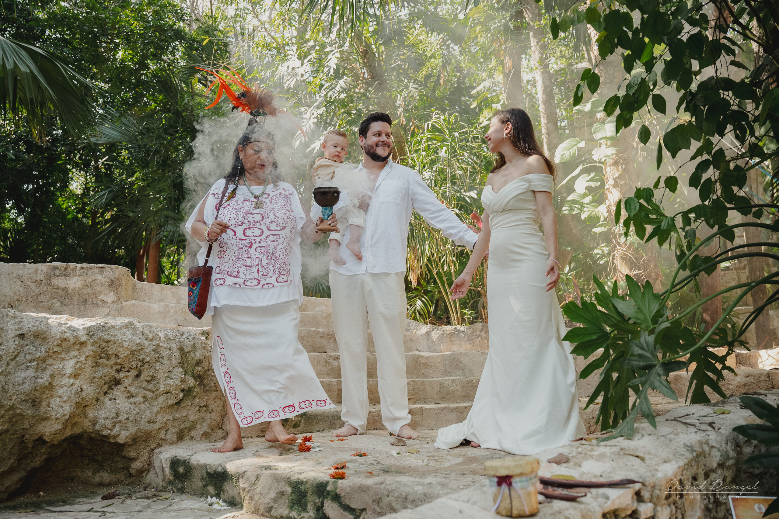 Vanessa and Alejandro´s Mayan Wedding at Kantunchi Park. Destination wedding photographer based in Cancun and Riviera Maya with service worldwide