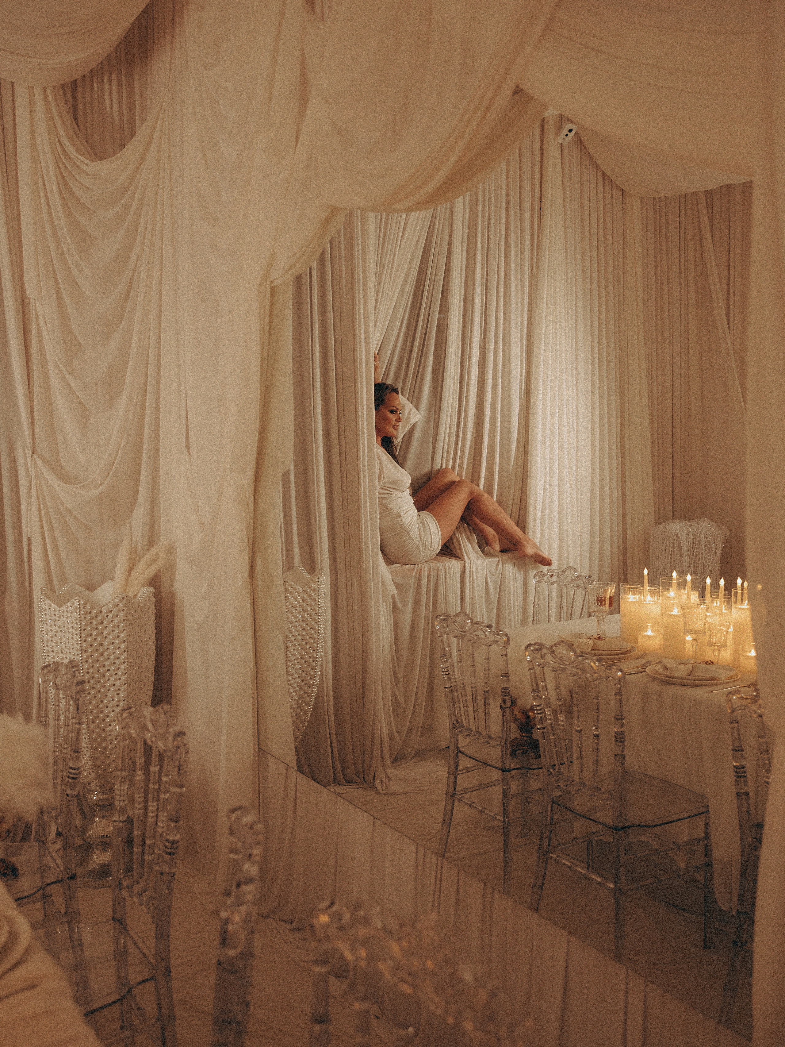 Шелк и свечи. Валерия Вартанова. Фотограф