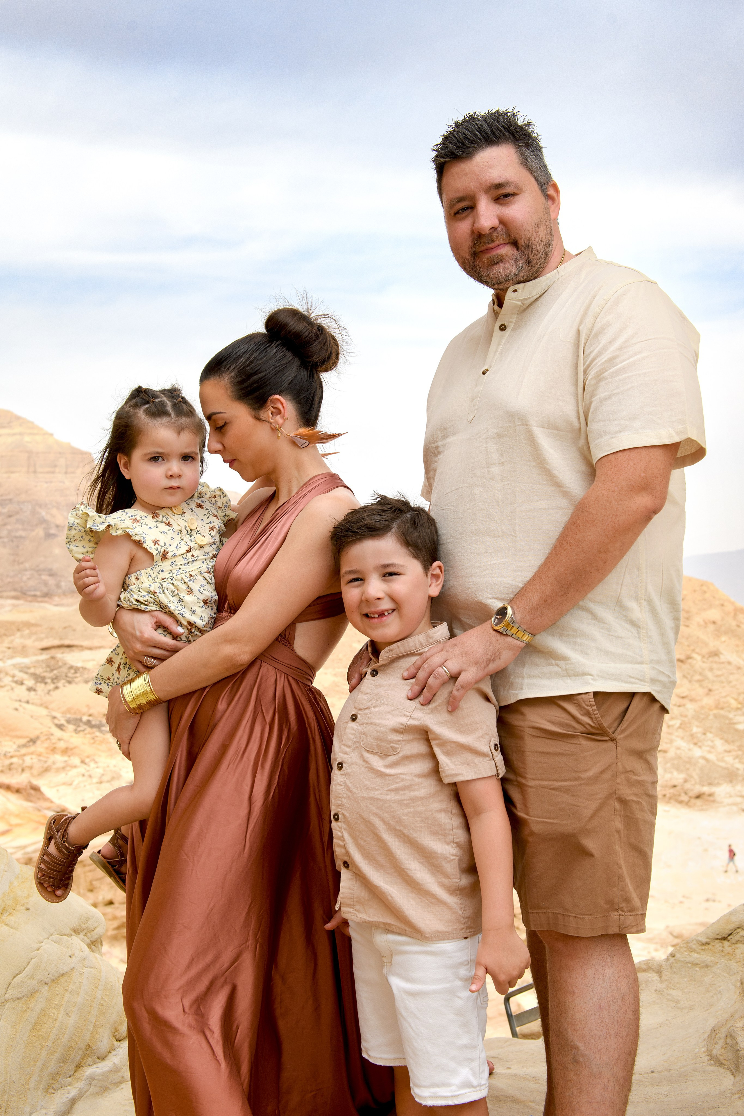 Family photoshooting in the Timna park_Laura&family. Family children pregnancy love stories photographer in Eilat Israel Olga Amchislavsky
