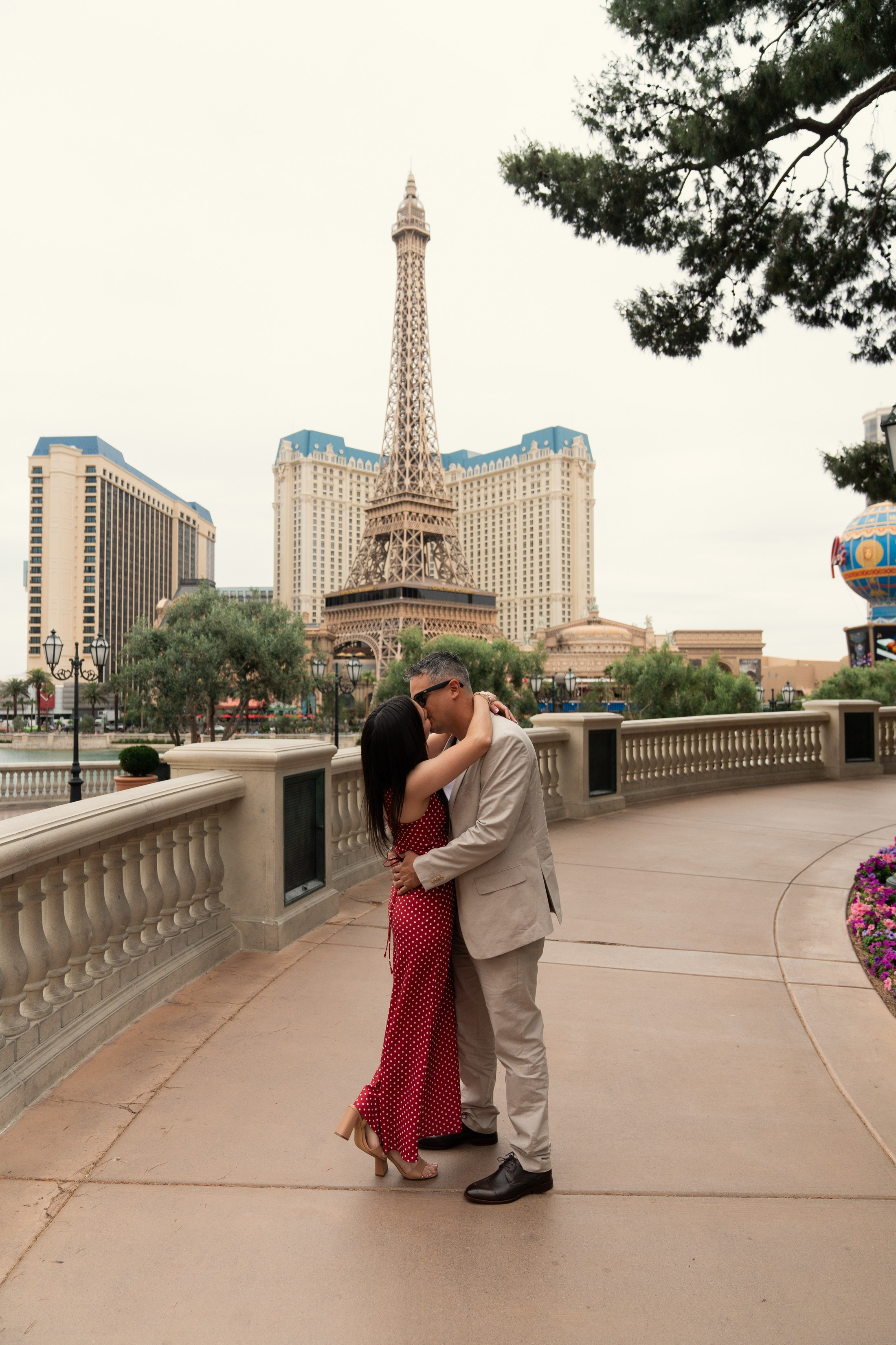Erin&Josh. Wedding & elopement photographer Viktoriya Kravtsov. Las Vegas