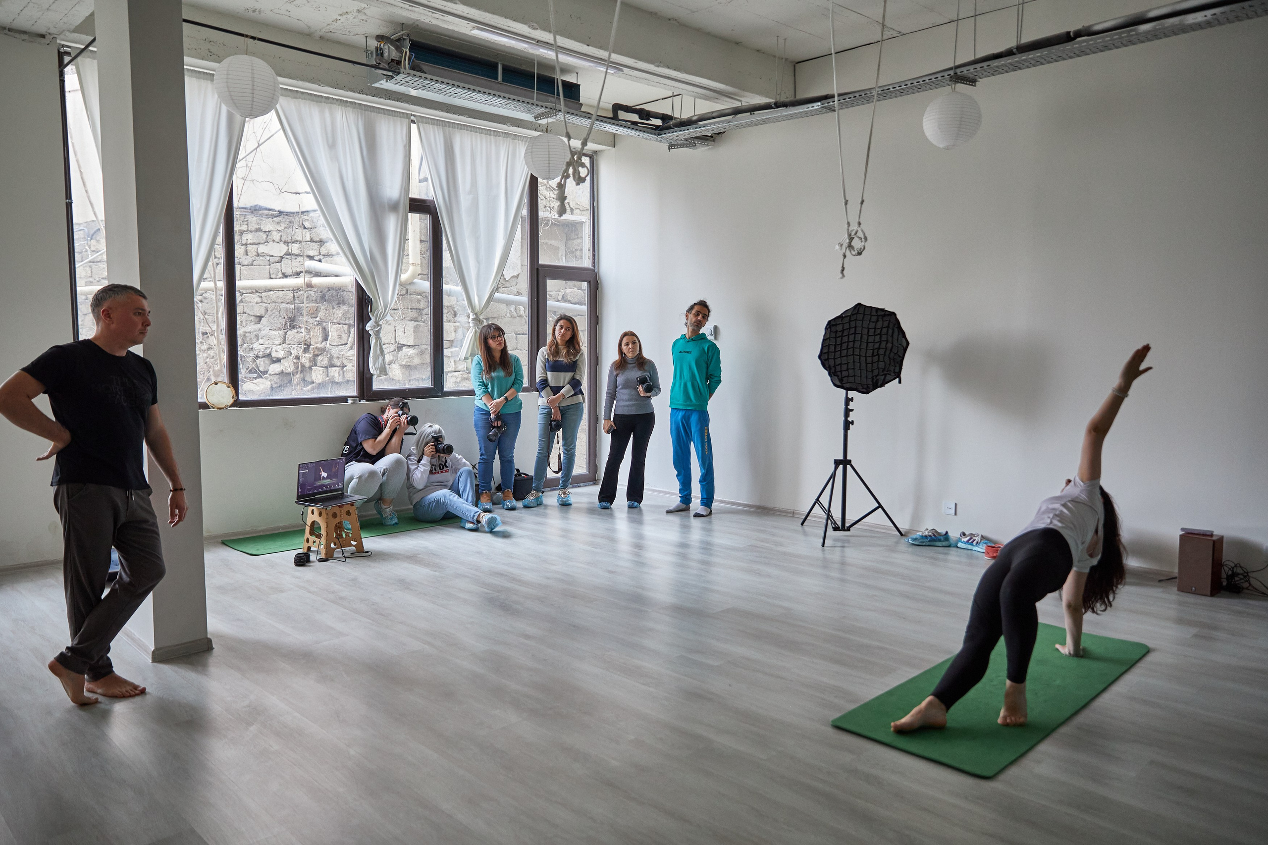 Практика в Yoga Shahi Center. Photographer in Baku Kamran Enceladus