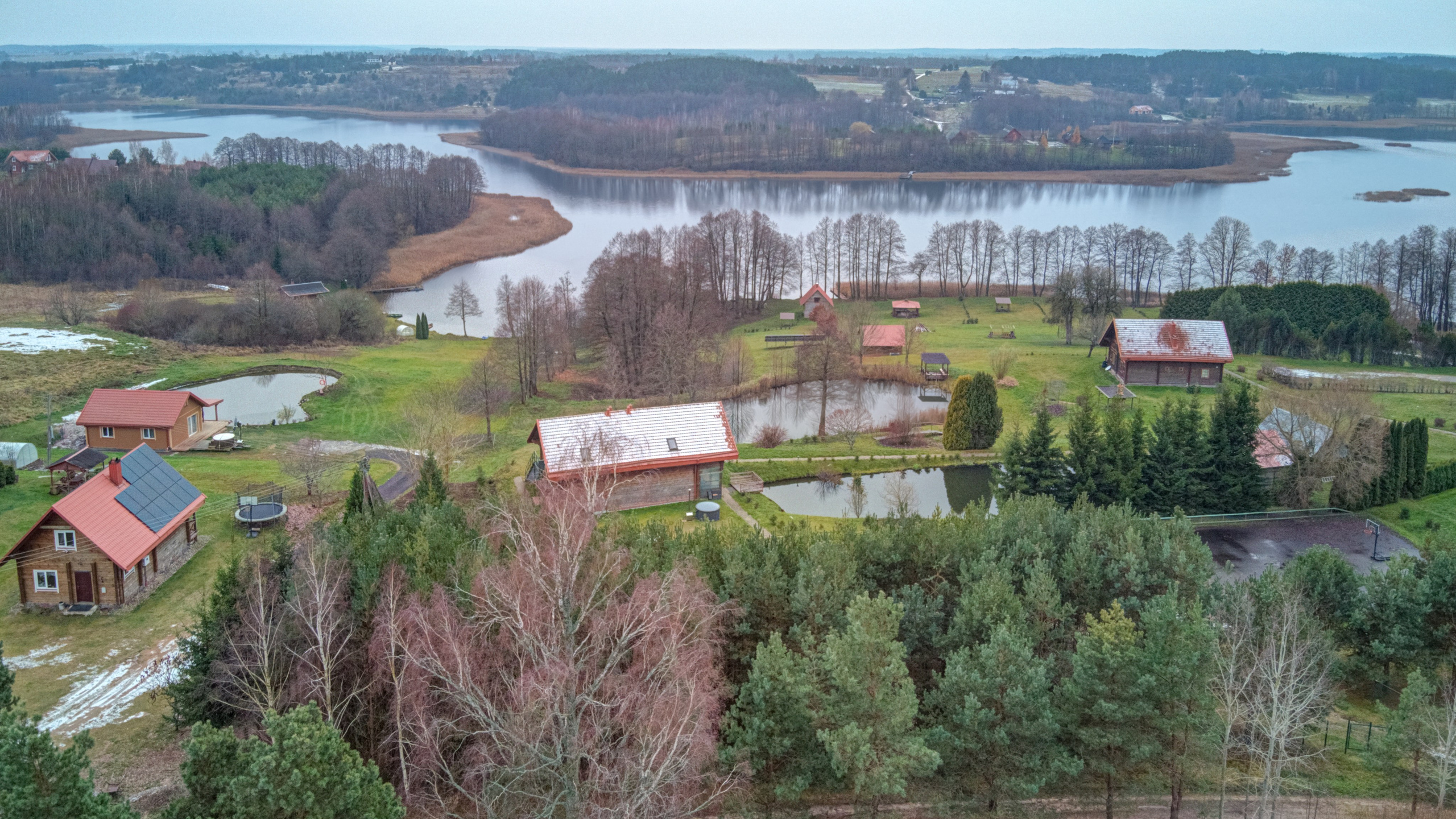 Trakų raj. sodyba. Elina Sapiega fotografė Vilniuje