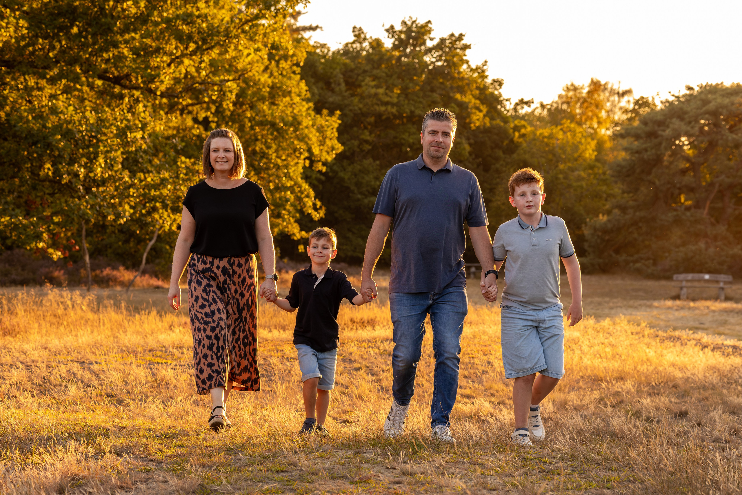 Familieshoot | Warme en Spontane Familiefotografie vol Emotie. Kapture Fotografie – Huwelijksfotografie & Portretfotografie voor pure liefdevolle momenten