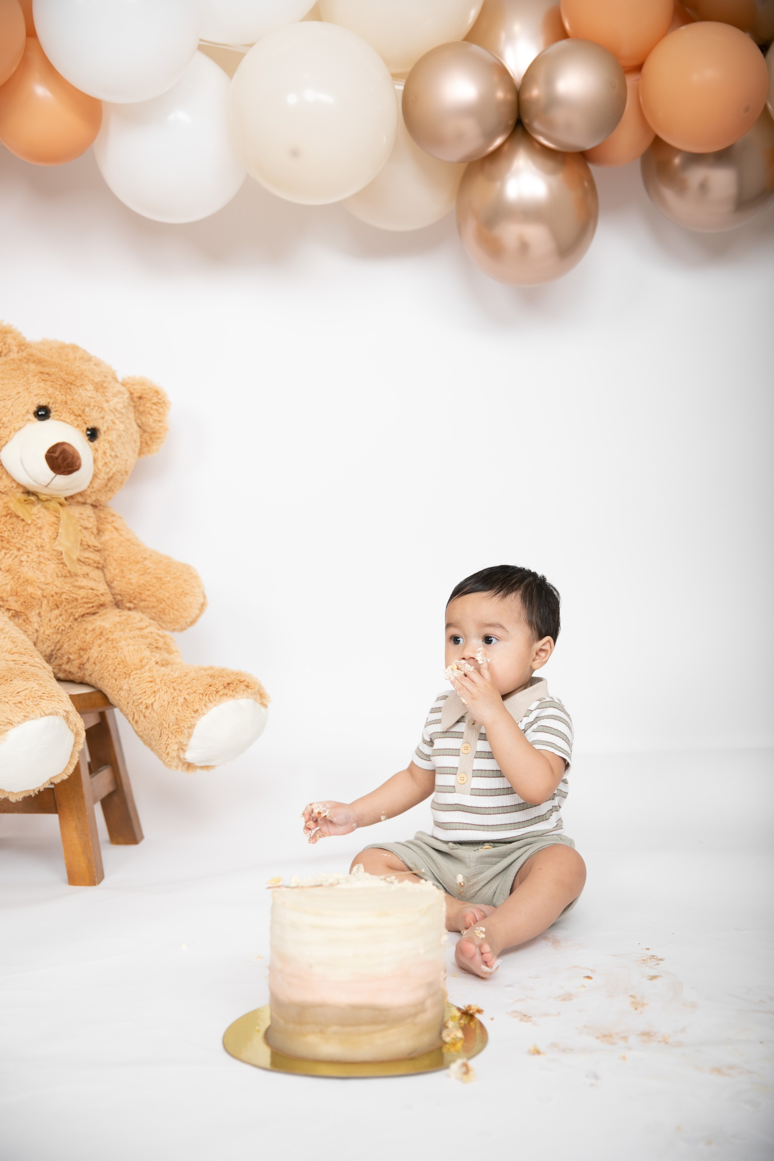 1st Cake Smash. Fotografía accesible en Calgary