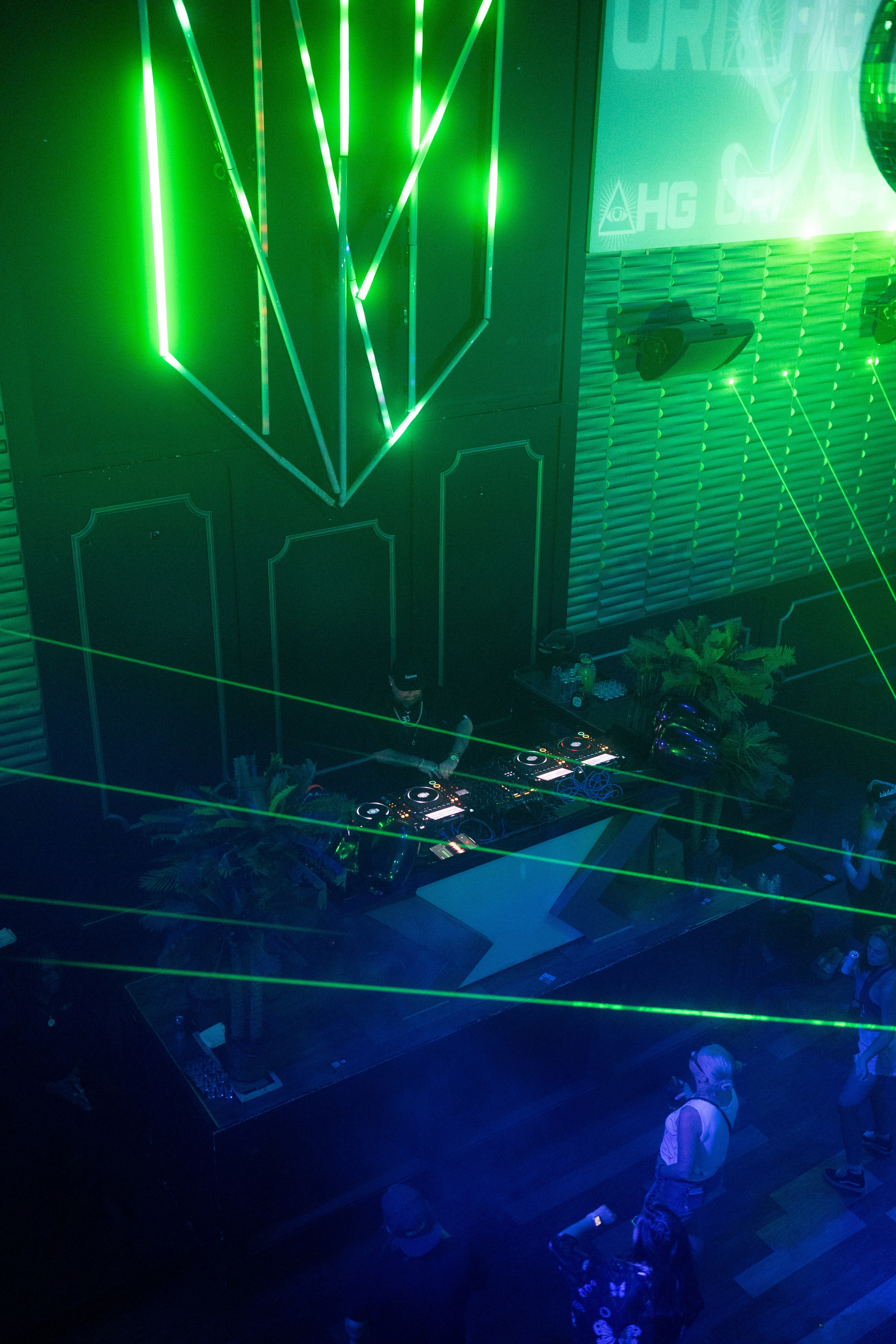 Aliens On Mushrooms & INVY Present: Shiba San. Ke’Ondris