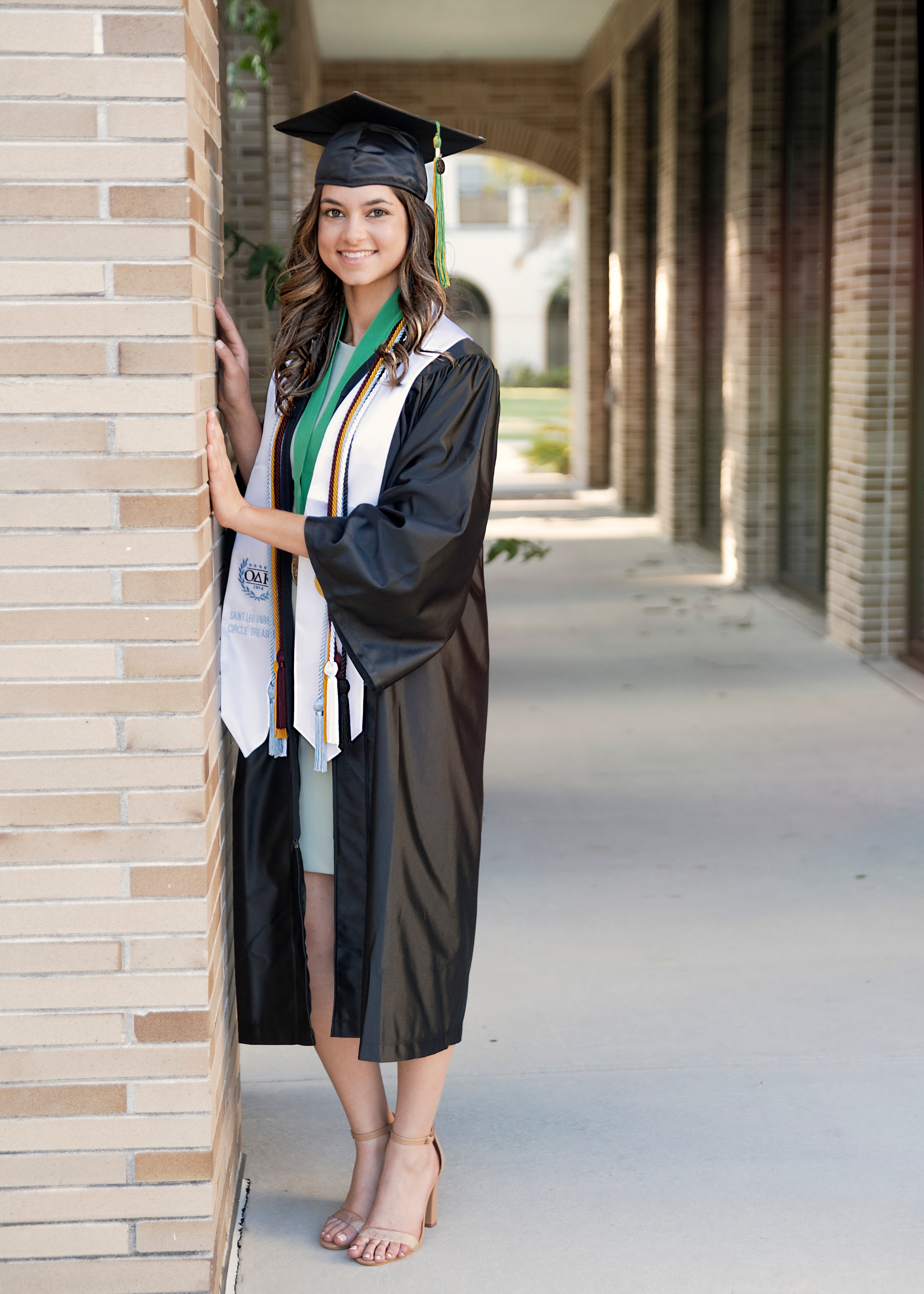 Graduation_2023. Portrait, kids and family photographer in Wesley Chapel Alina Alice Osipova