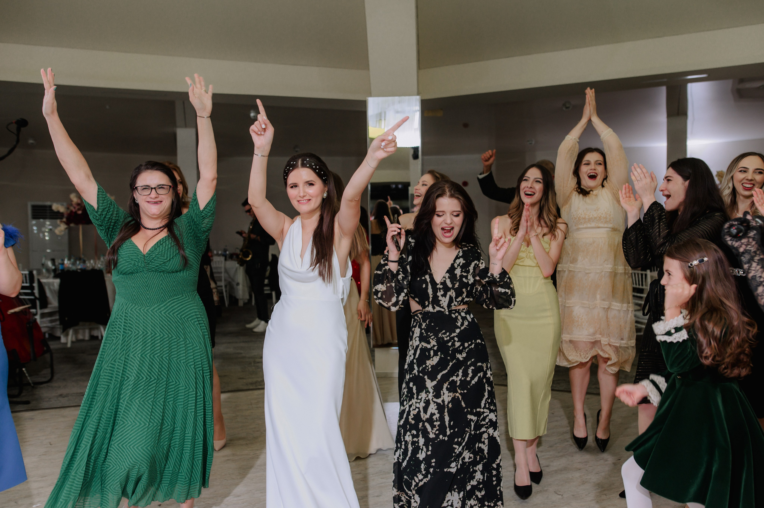 Nunta in Octombrie, in culorile toamnei , la Elysium , Iasi. Proud Vision Weddings | Wedding Photography & Film — Servicii profesionale Foto Video Nunta Iasi