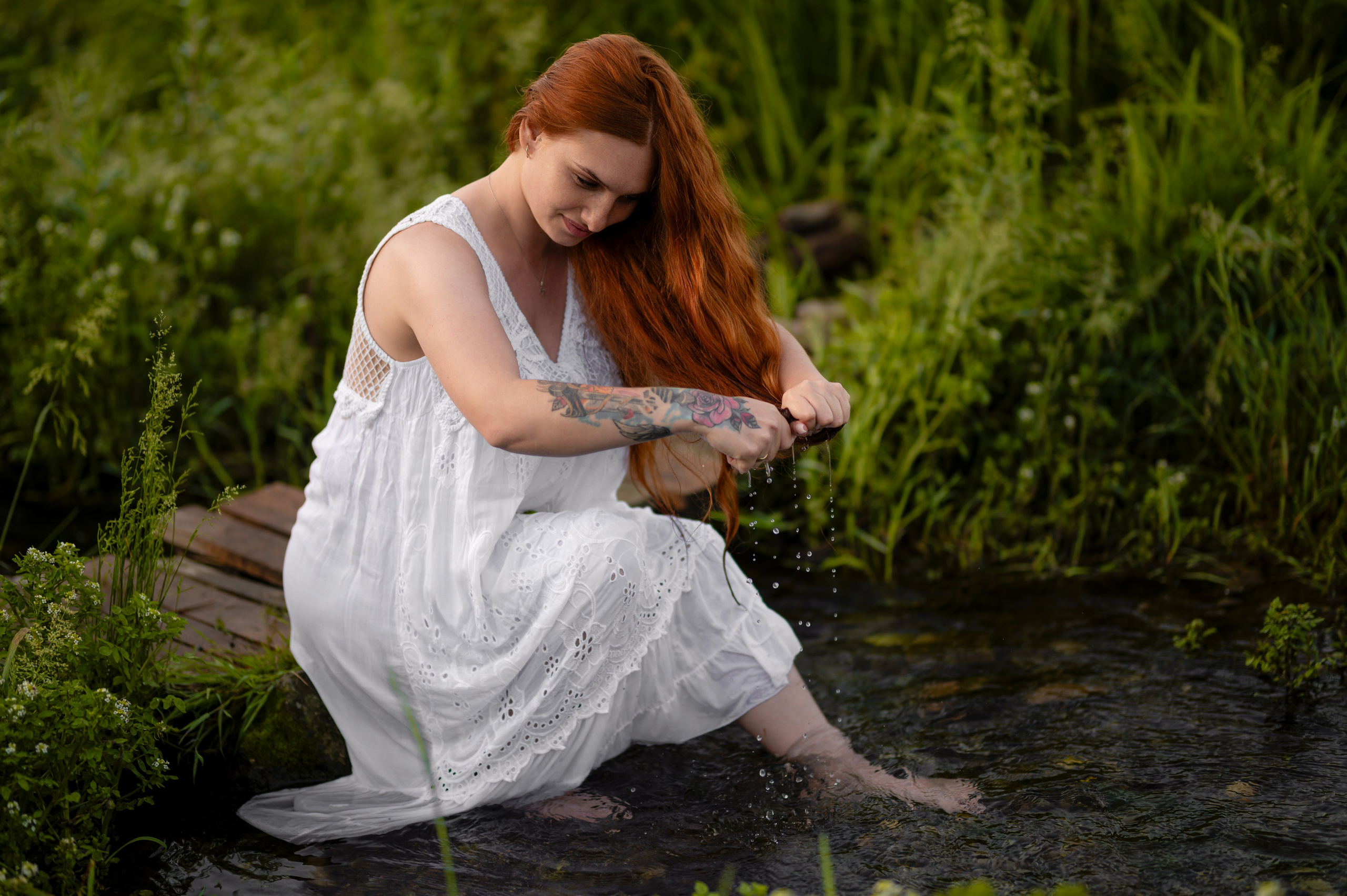 Poveste pe mal de râu. Home