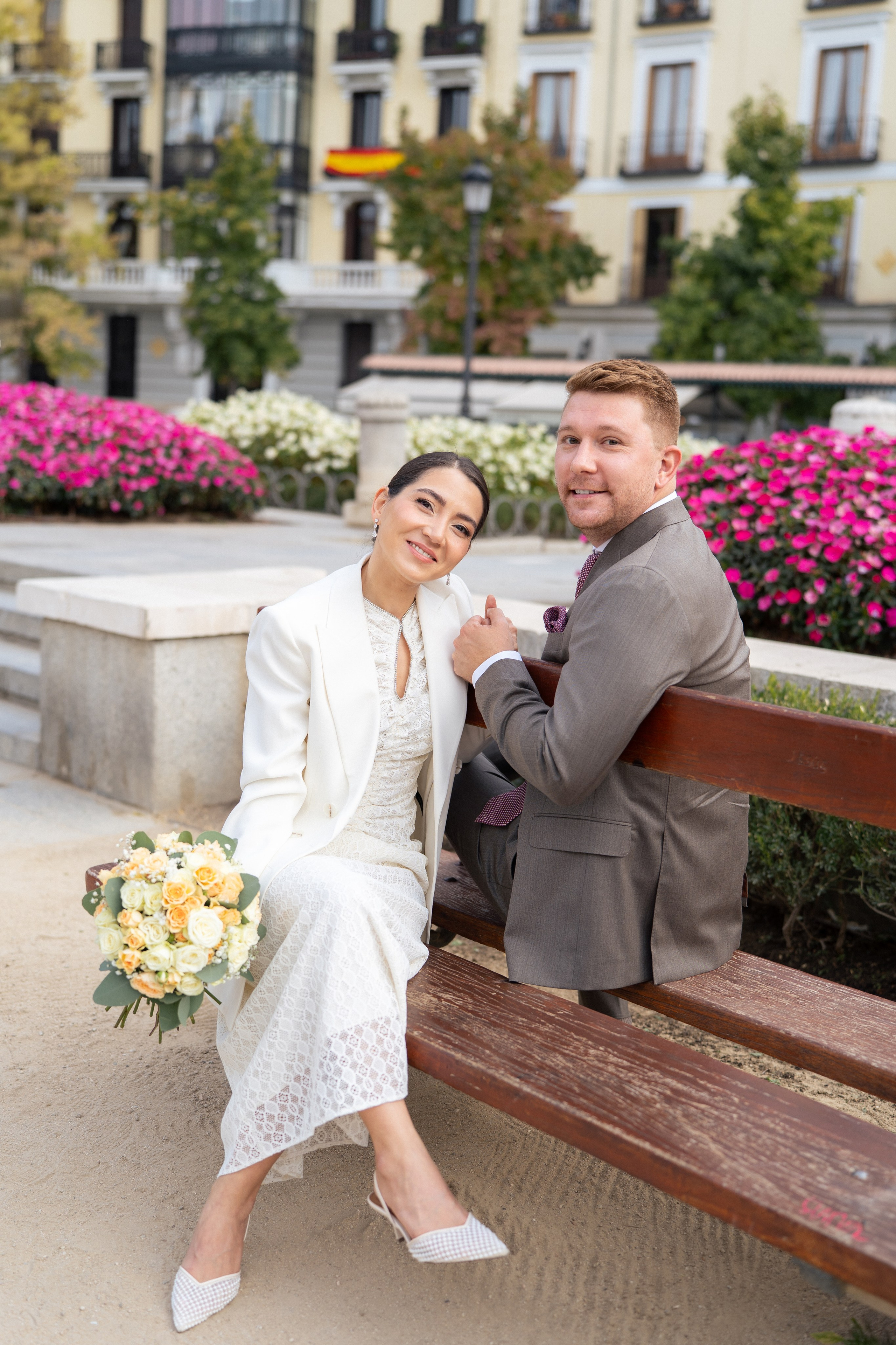 Elopement photoshoot in Madrid city centre. Fotógrafo en Madrid, España. Alyona Belyaninova