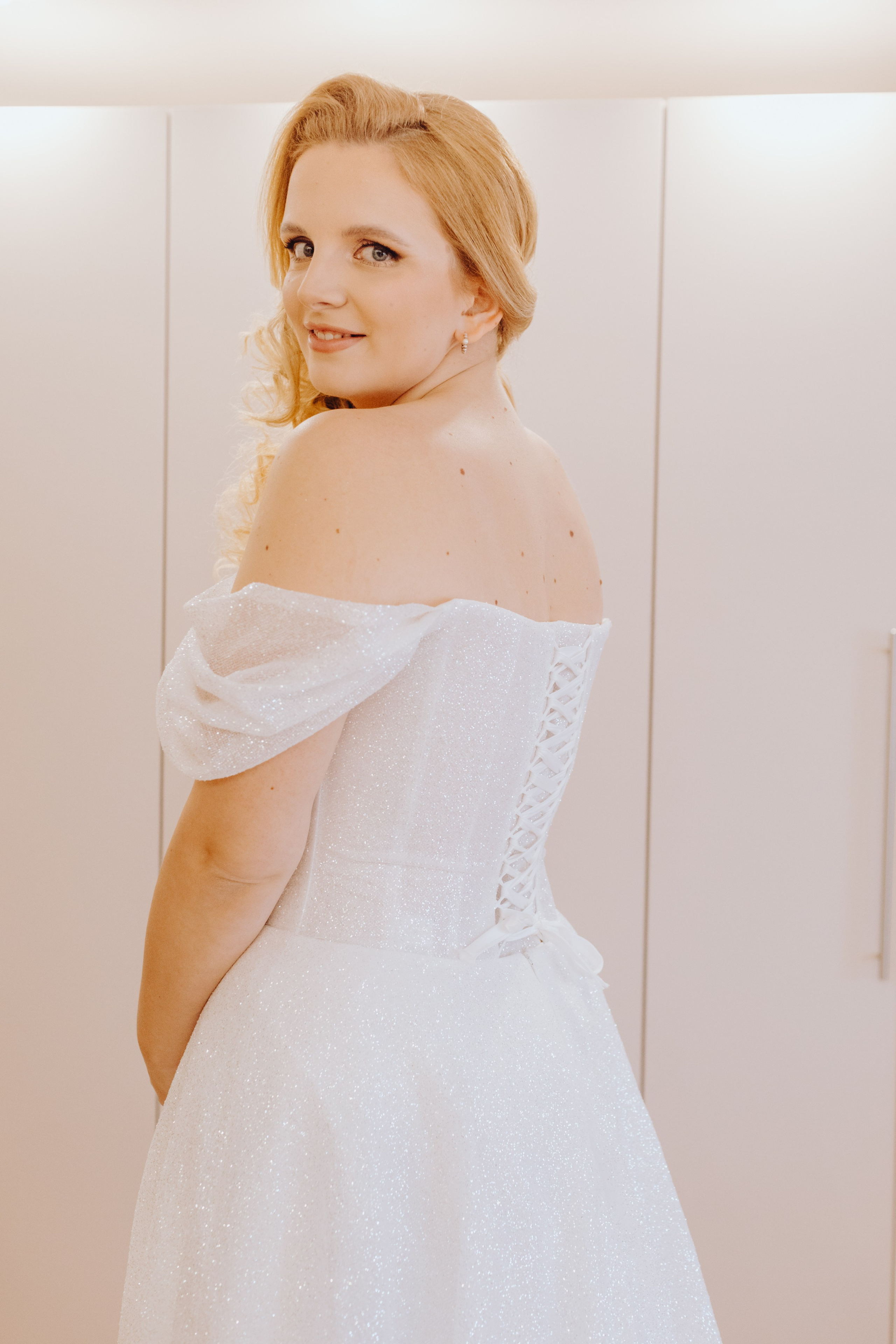 Alexandru & Maria. Wedding & couple photographer from Romania Rut Vetan