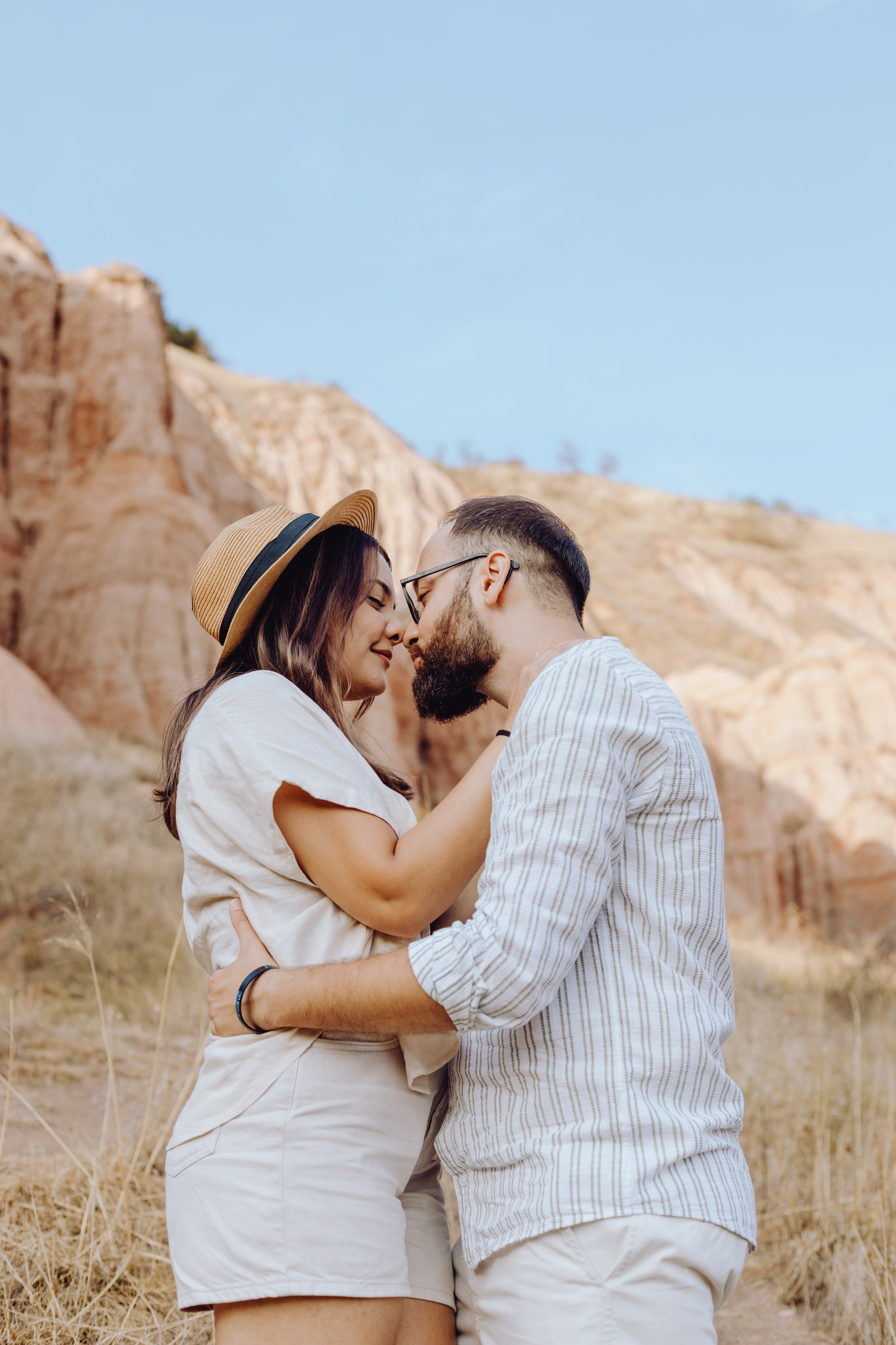 Moise & Delia. Wedding & couple photographer from Romania Rut Vetan