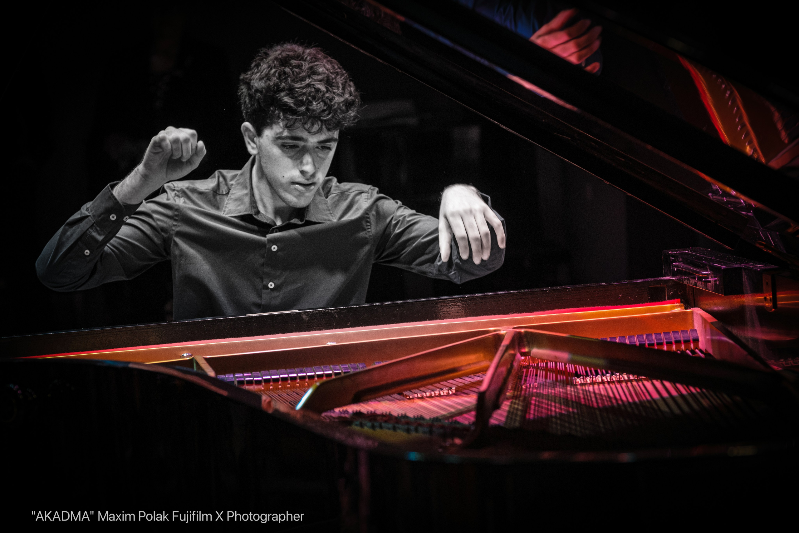 Concert Photographer. Middle East Photo Agency — Photography & Event Magnets — סוכנות צילום והדפסת מגנטים לאירועים