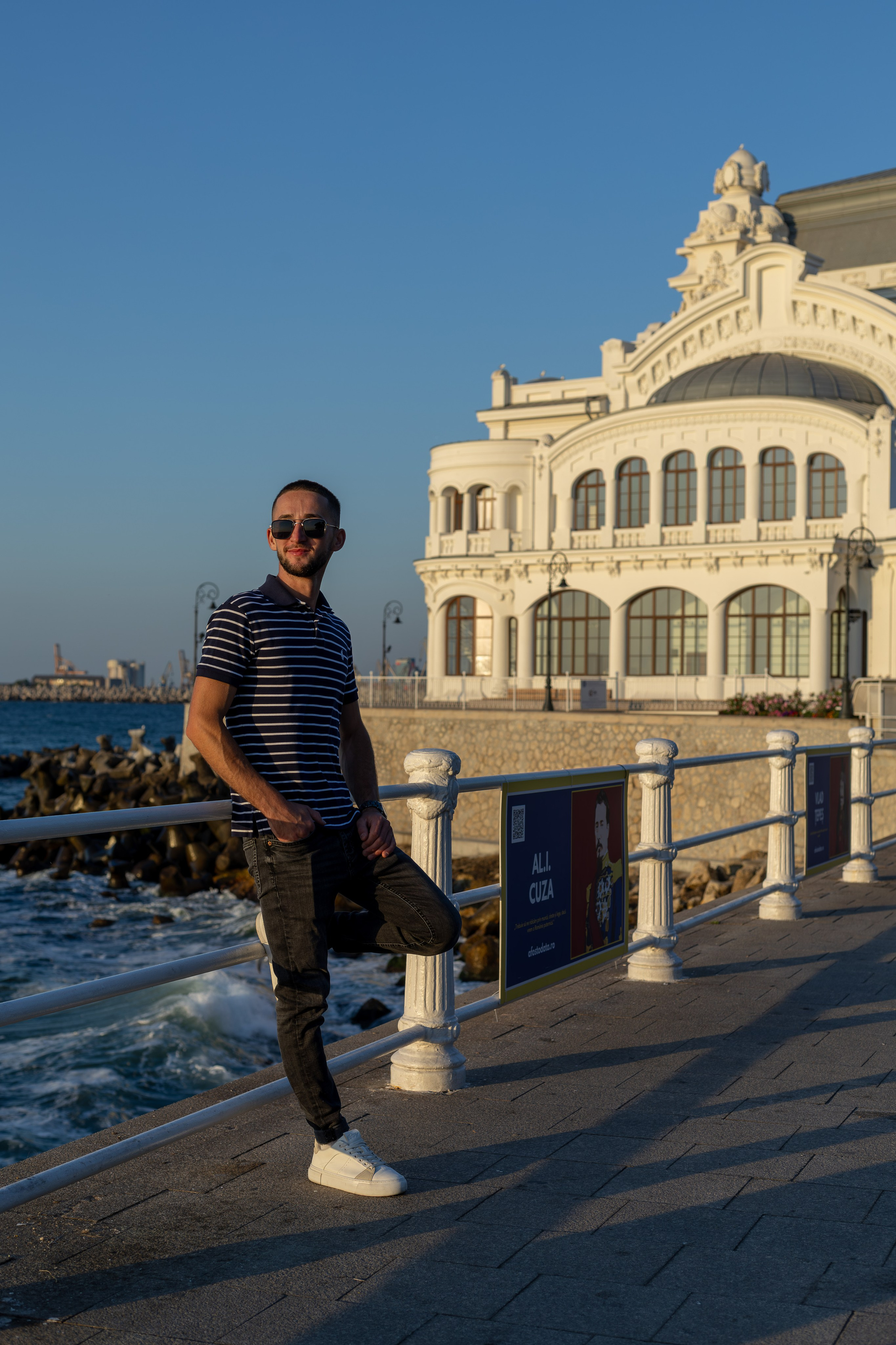 Cătălin O. Fotograf. Lucrez cu oameni, produse și spații. Portret și fotografie creativă. Bacău, România. Lidia Savinoiu