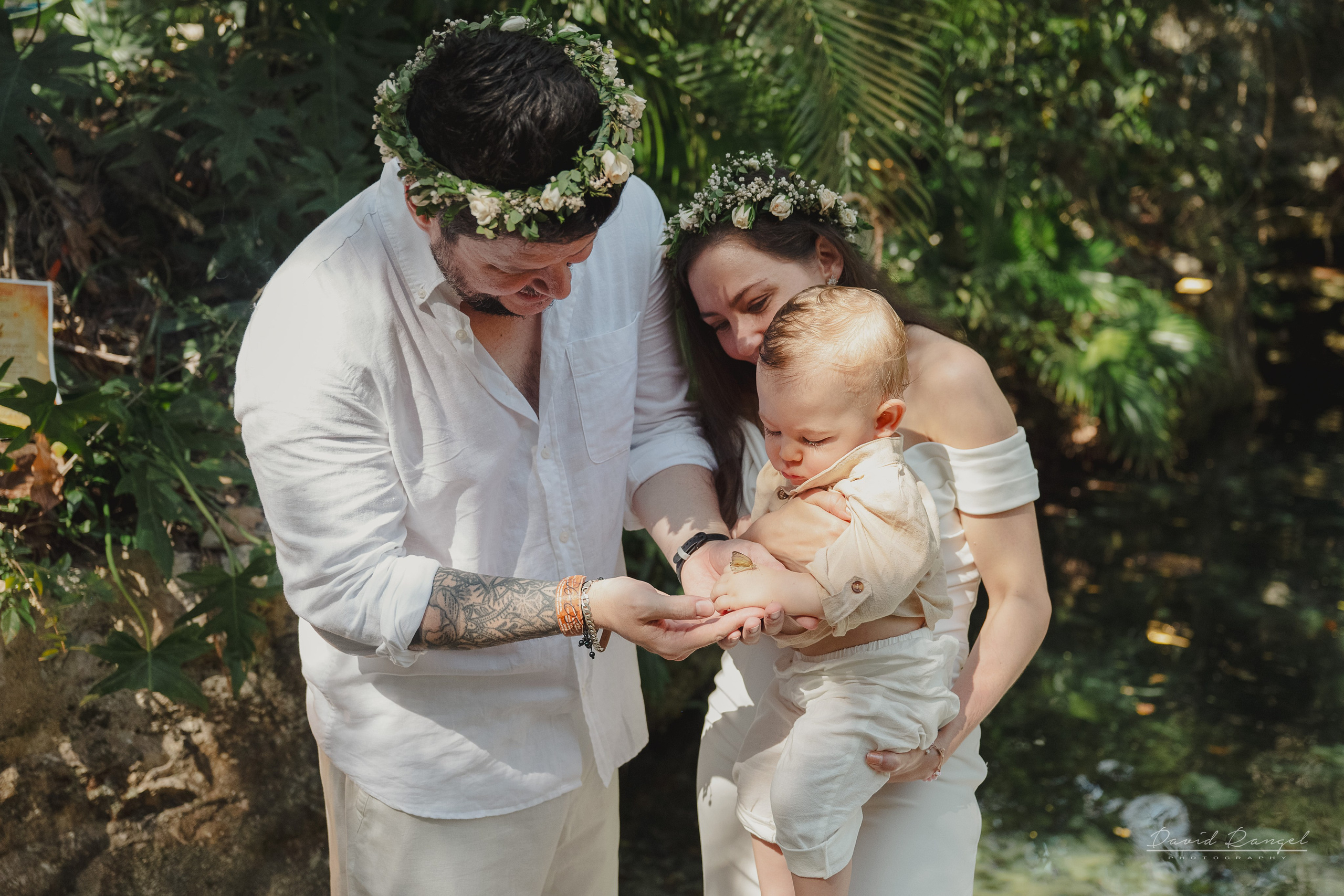 Mayan Weddings. Destination wedding photographer based in Cancun and Riviera Maya with service worldwide