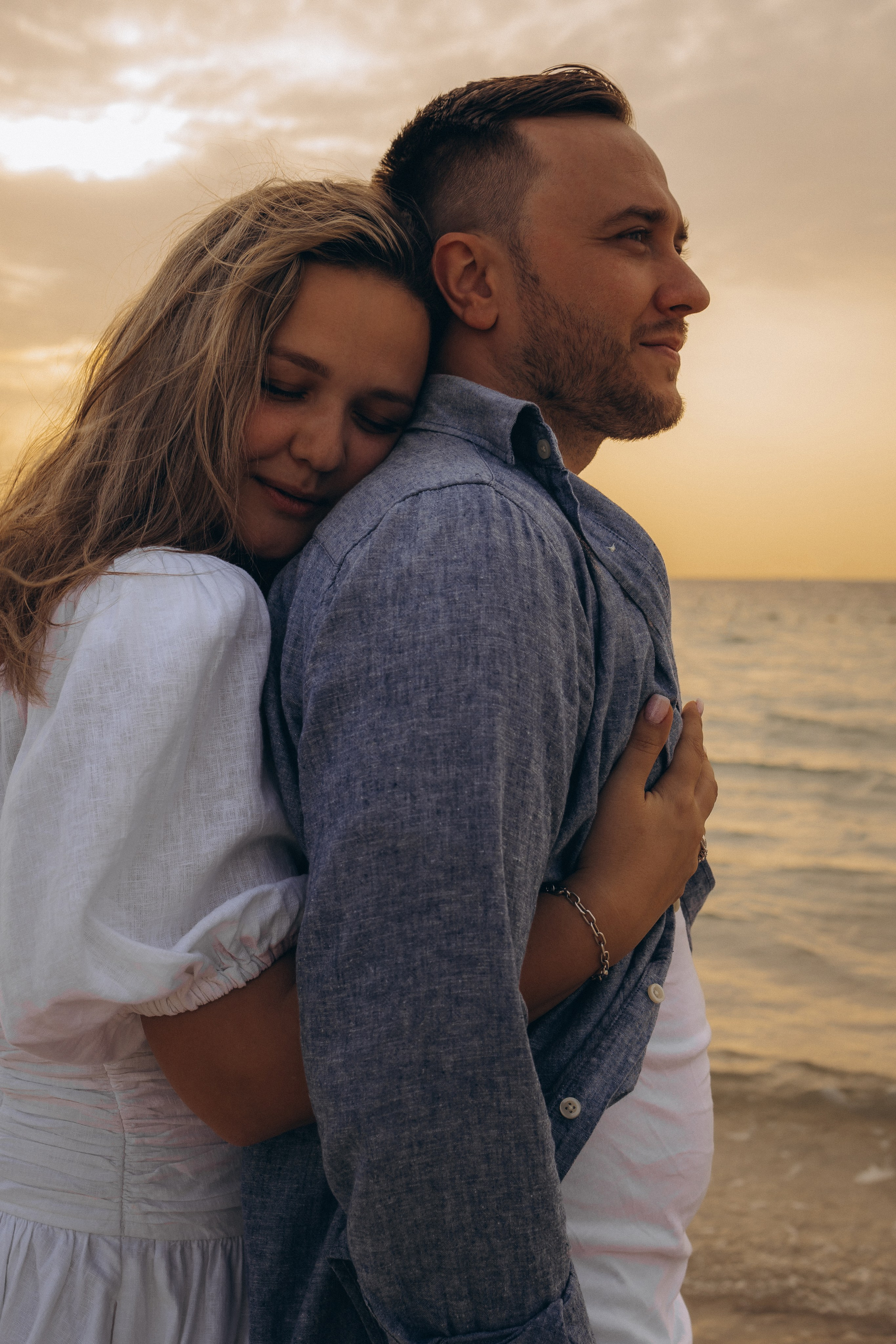 Golden hour family. Birth, Family, Newborn photographer in Dubai| Eliza Baitikova