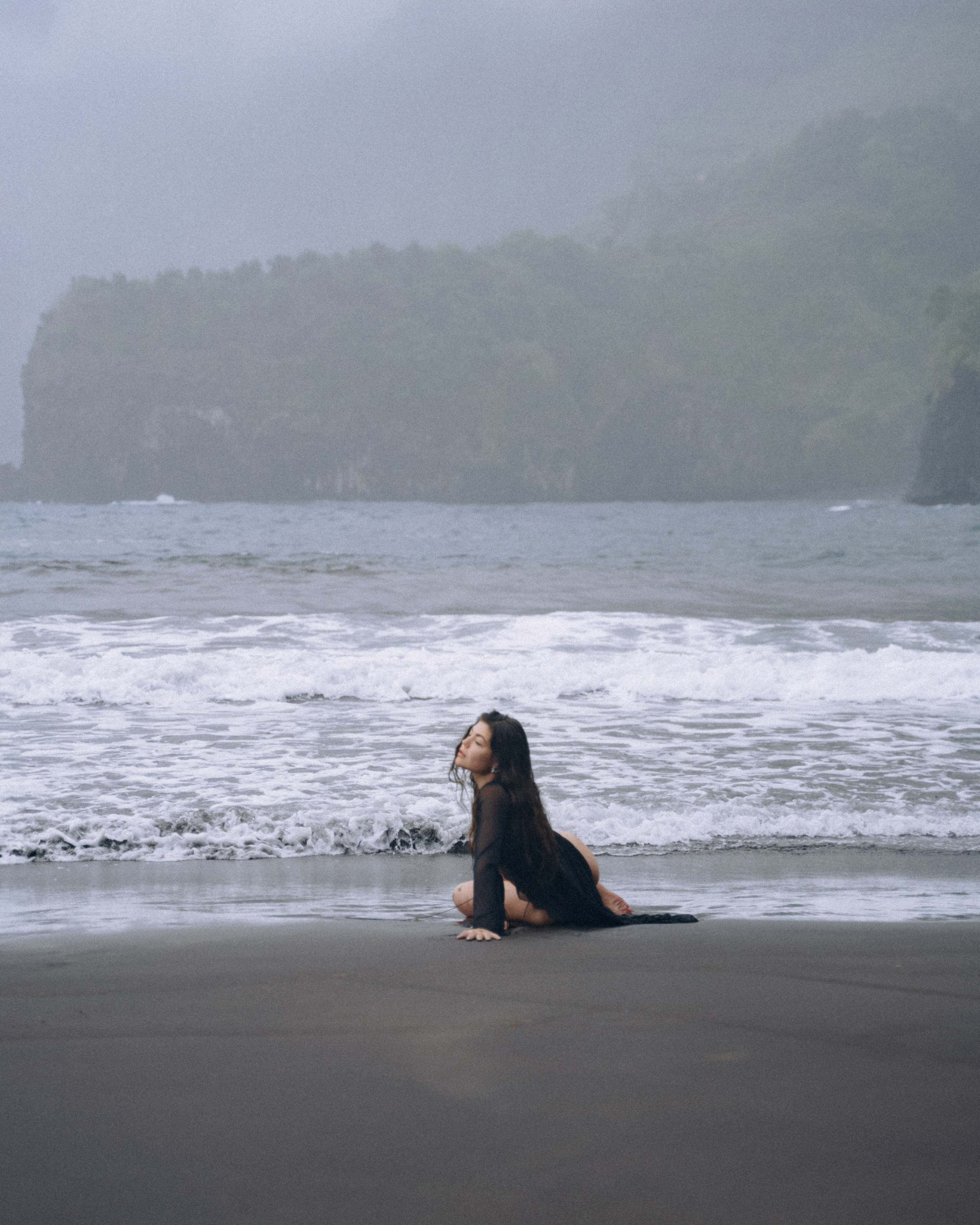 Daria — Seixal Beach Photoshoot in Misty Weather | Photographer Madeira. Your photographer in Madeira