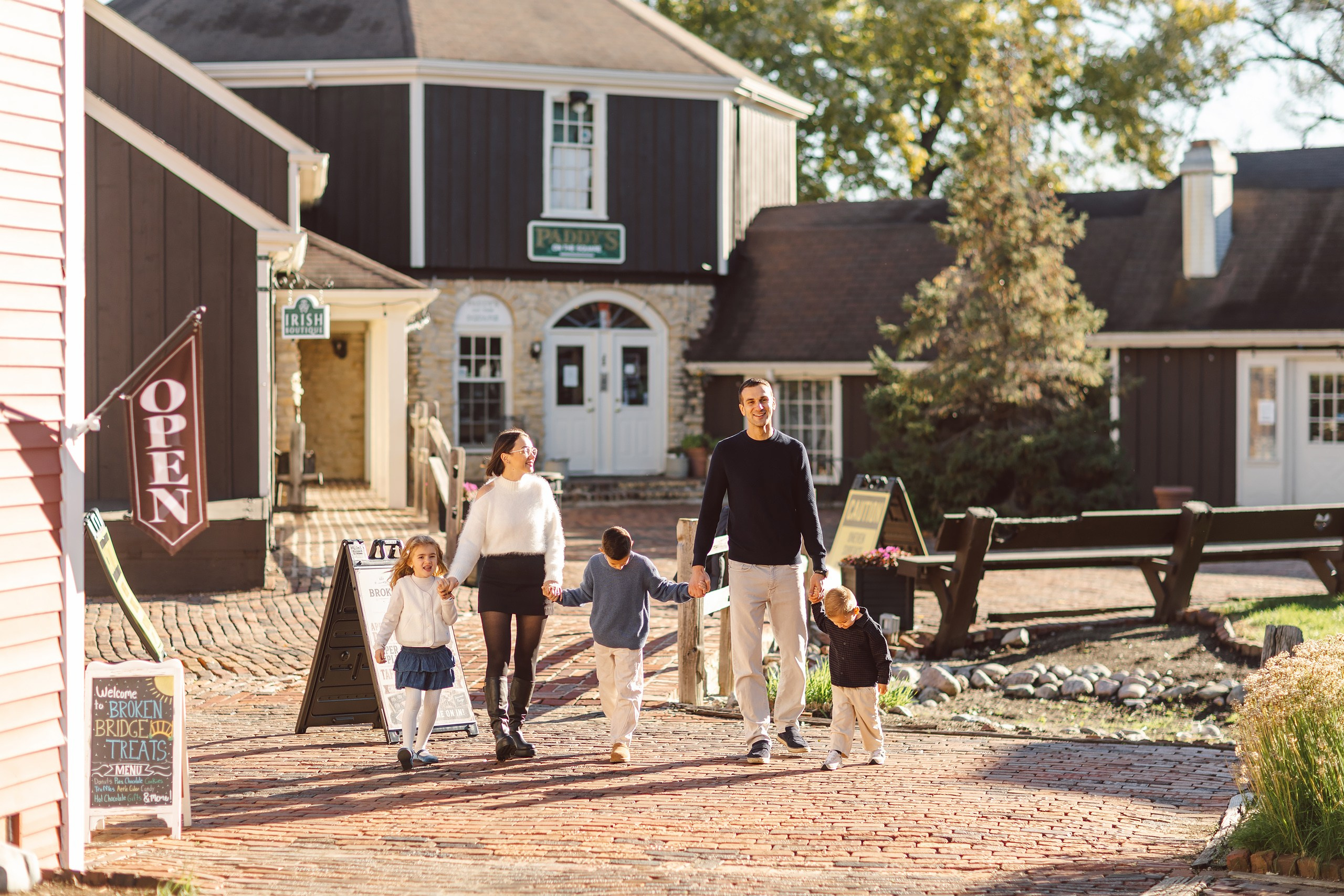 10.18.26 Family Photoshoot. Wedding family event photographer in Chicago Nick Yushevich