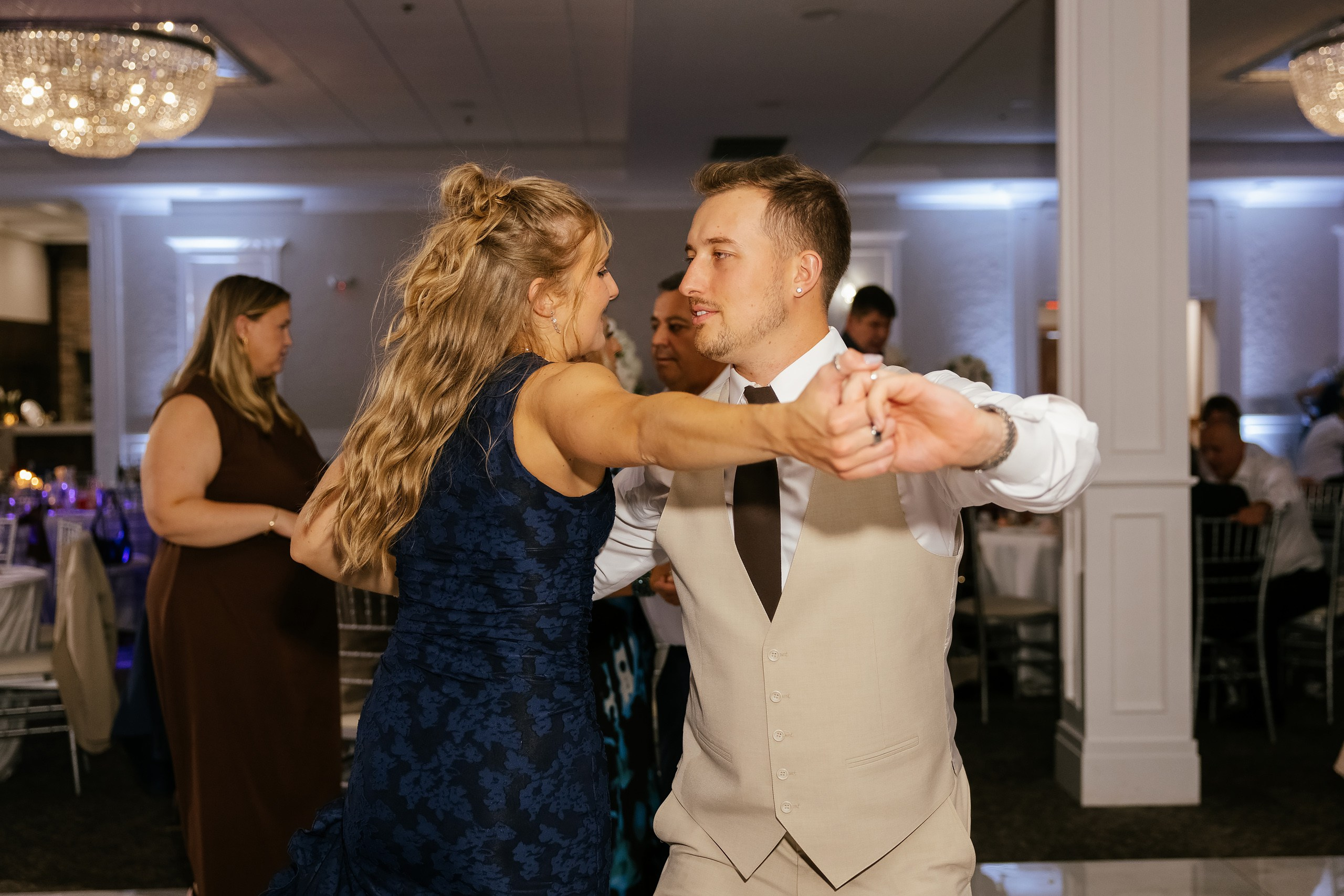 09.19.2026 Wedding. Wedding family event photographer in Chicago Nick Yushevich