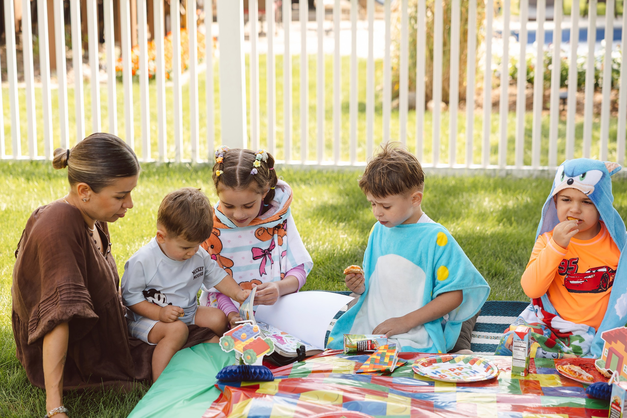 Birthday Party. Wedding family event photographer in Chicago Nick Yushevich