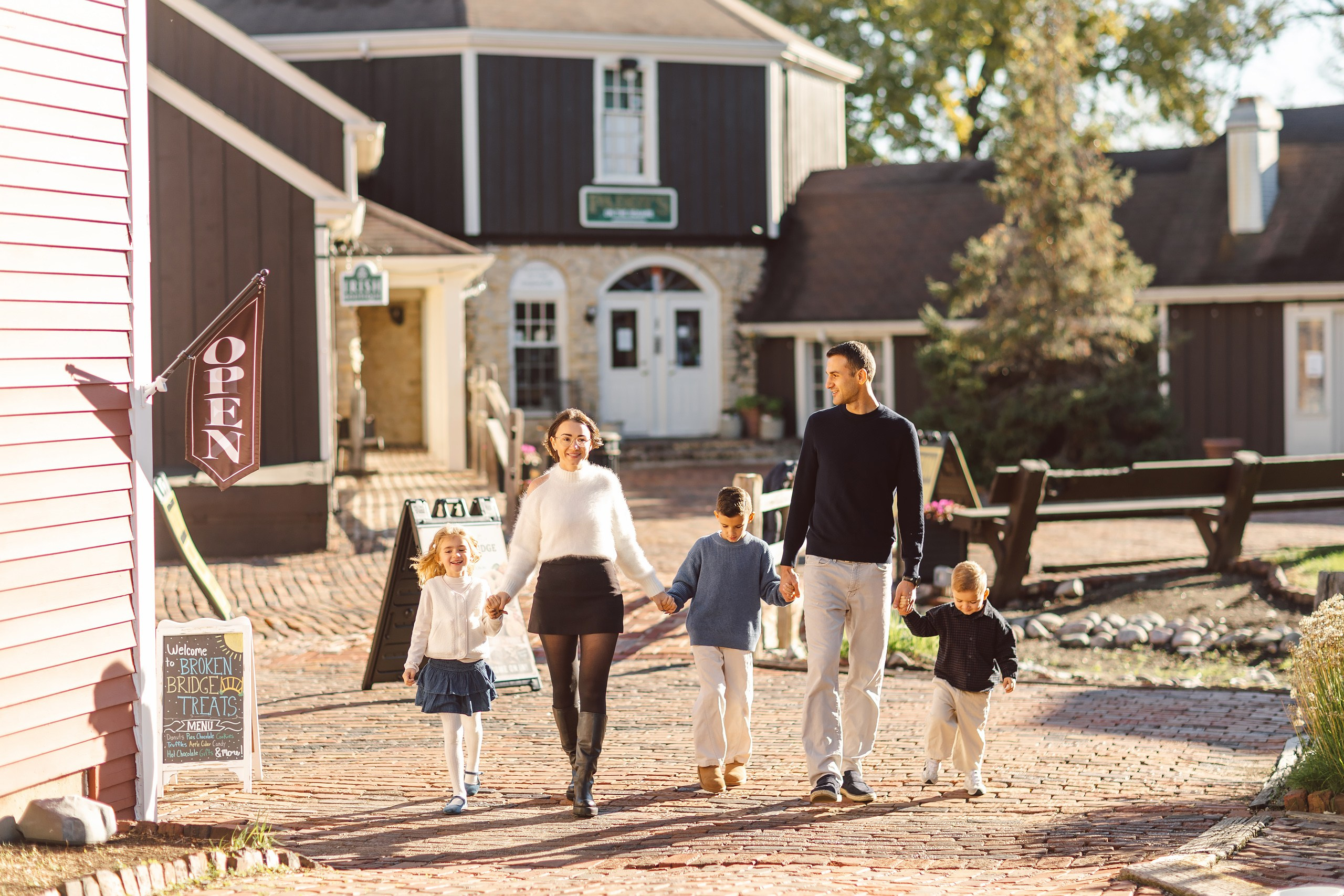 10.18.26 Family Photoshoot. Wedding family event photographer in Chicago Nick Yushevich