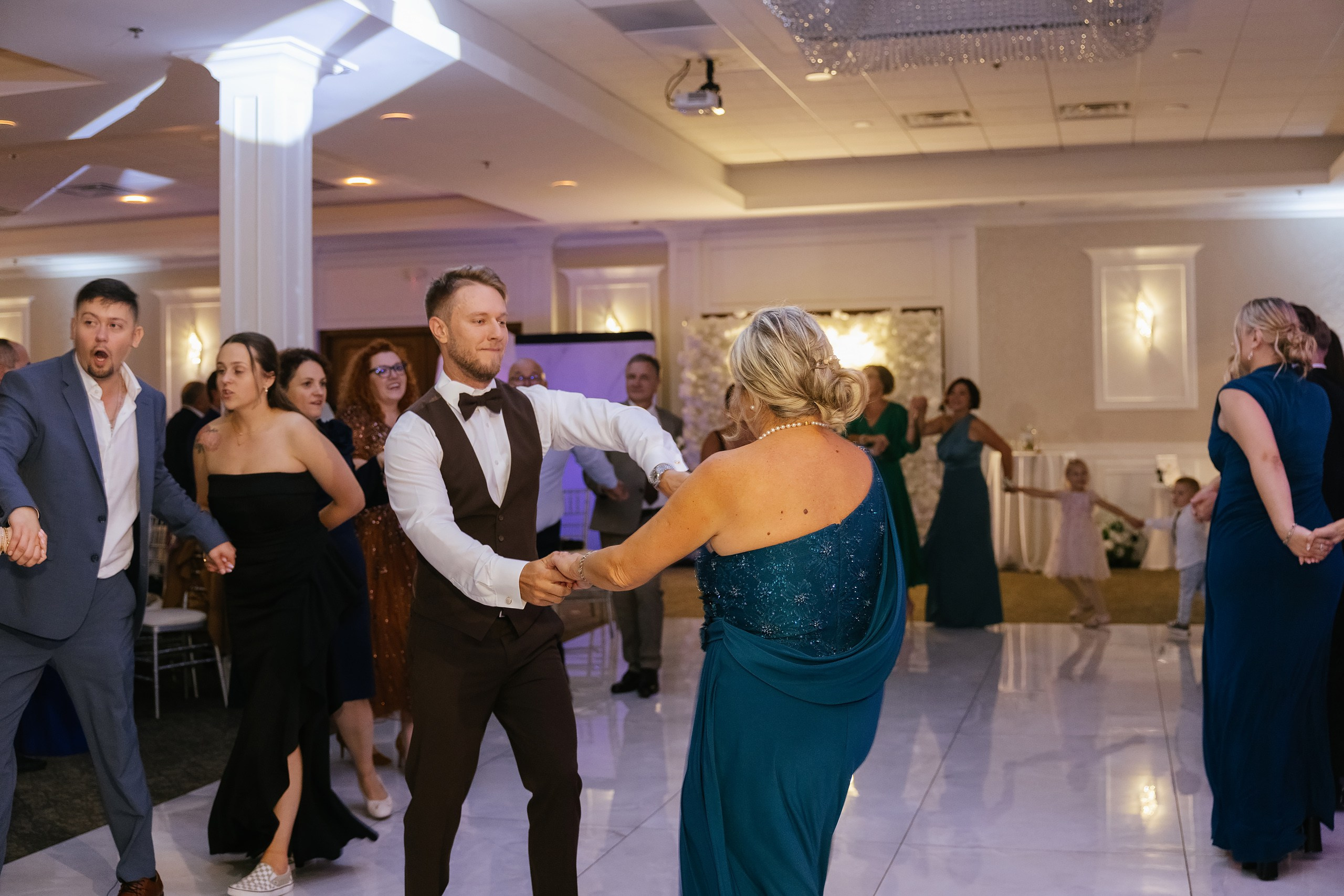 09.19.2026 Wedding. Wedding family event photographer in Chicago Nick Yushevich