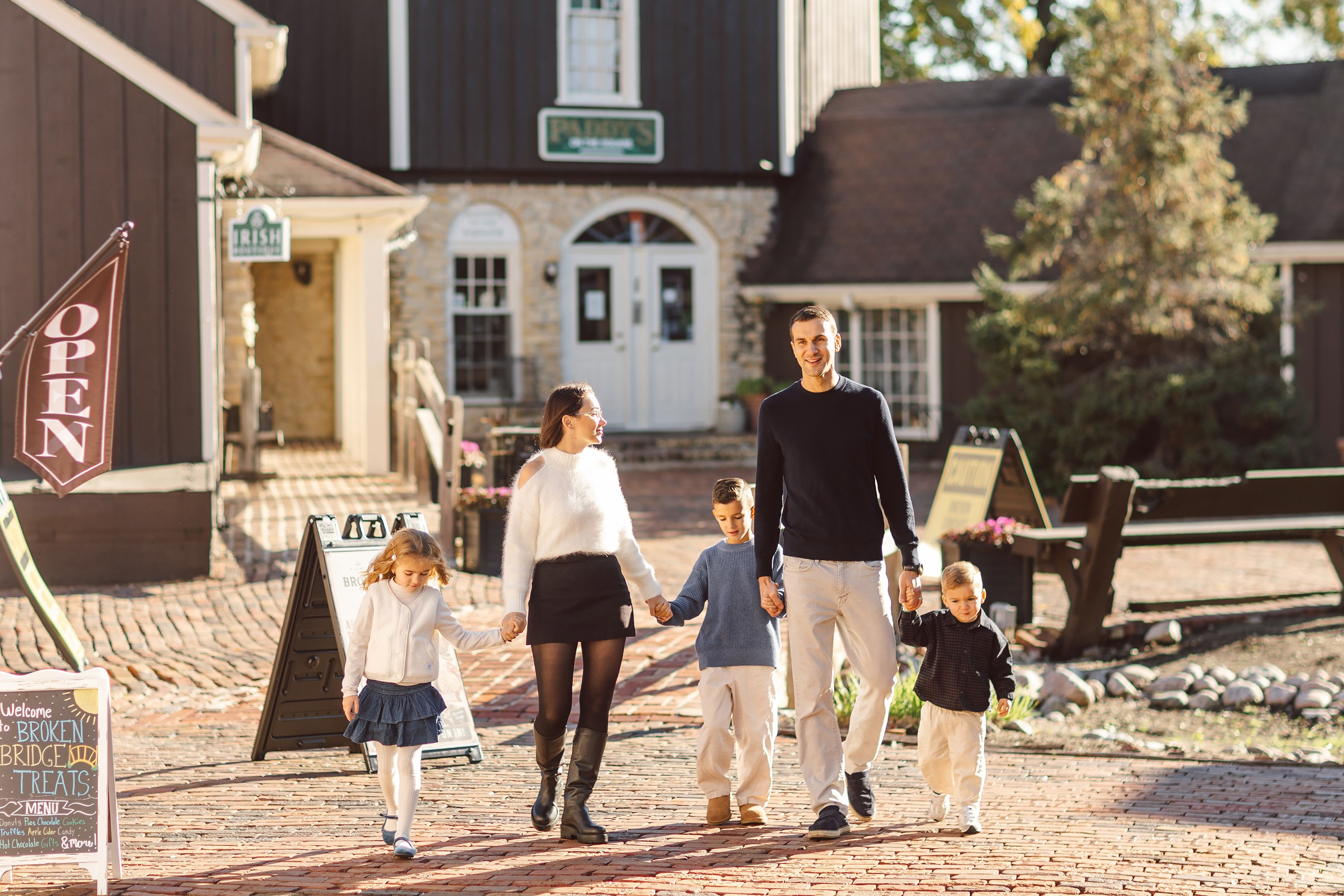 10.18.26 Family Photoshoot. Wedding family event photographer in Chicago Nick Yushevich