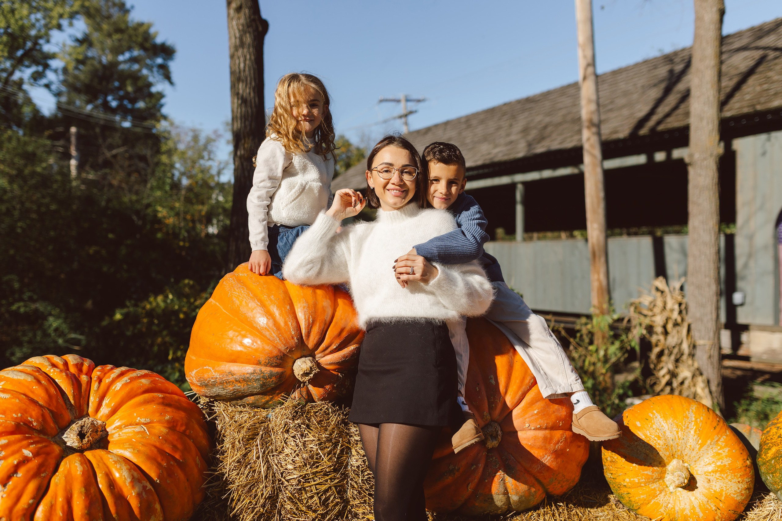 10.18.26 Family Photoshoot. Wedding family event photographer in Chicago Nick Yushevich