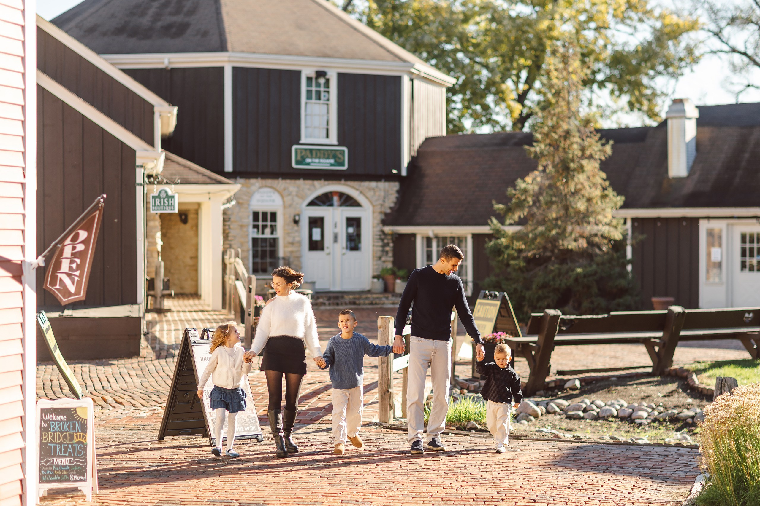 10.18.26 Family Photoshoot. Wedding family event photographer in Chicago Nick Yushevich