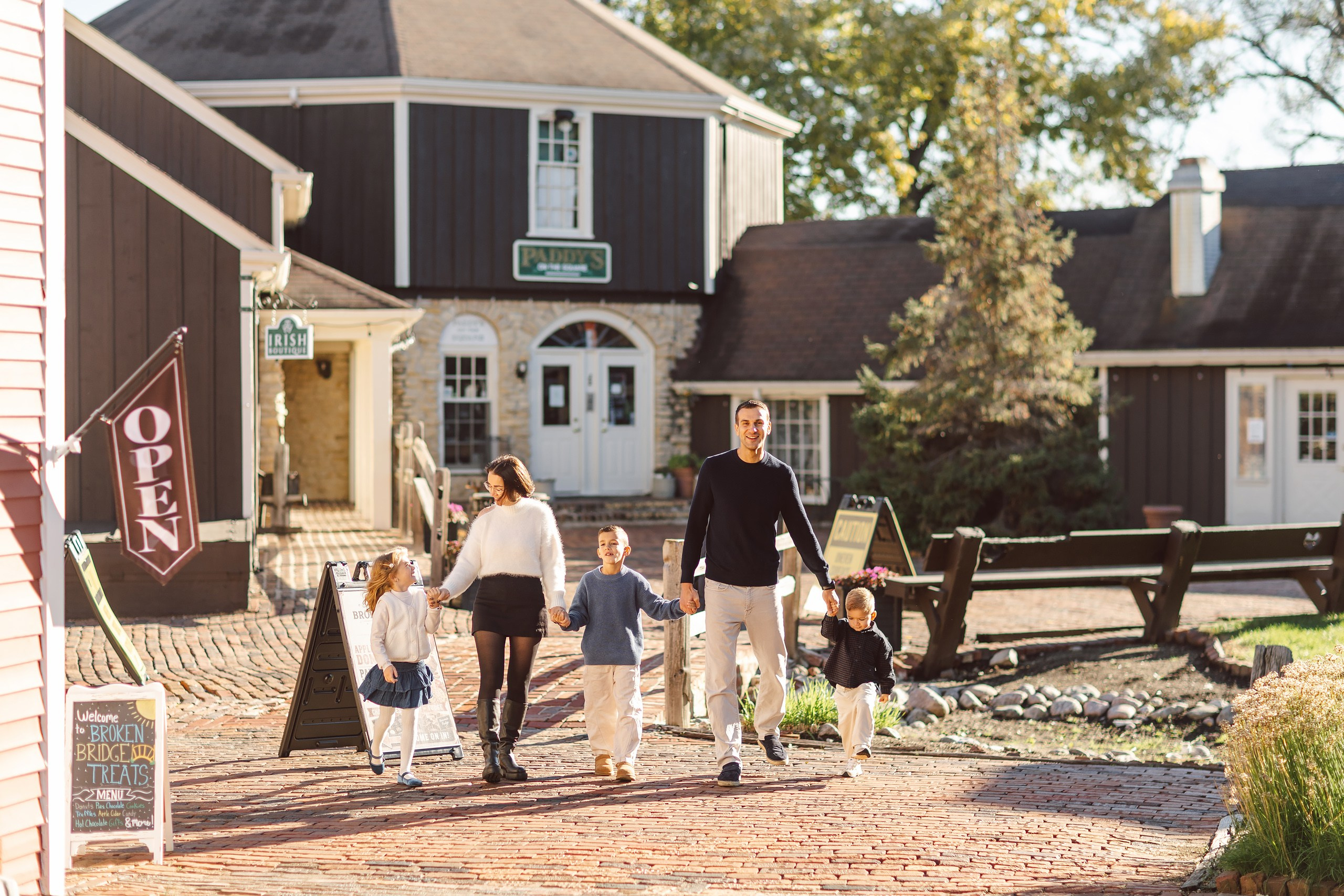 10.18.26 Family Photoshoot. Wedding family event photographer in Chicago Nick Yushevich