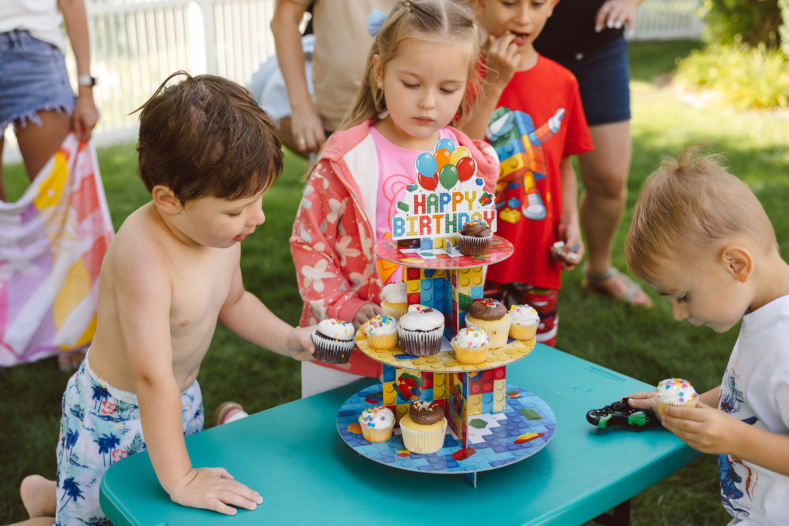 Birthday Party. Wedding family event photographer in Chicago Nick Yushevich