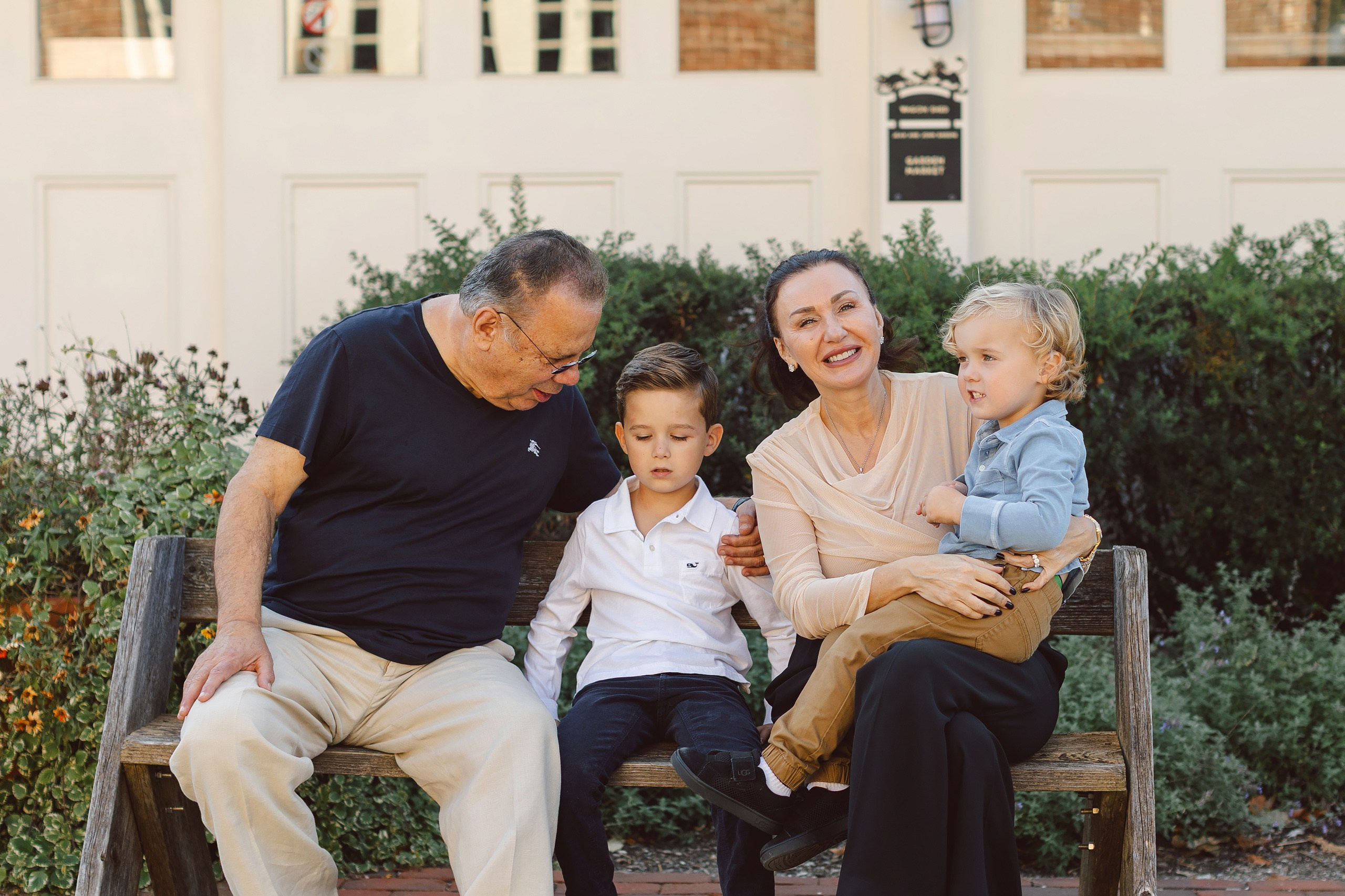 10.11.26 Family Photoshoot. Wedding family event photographer in Chicago Nick Yushevich