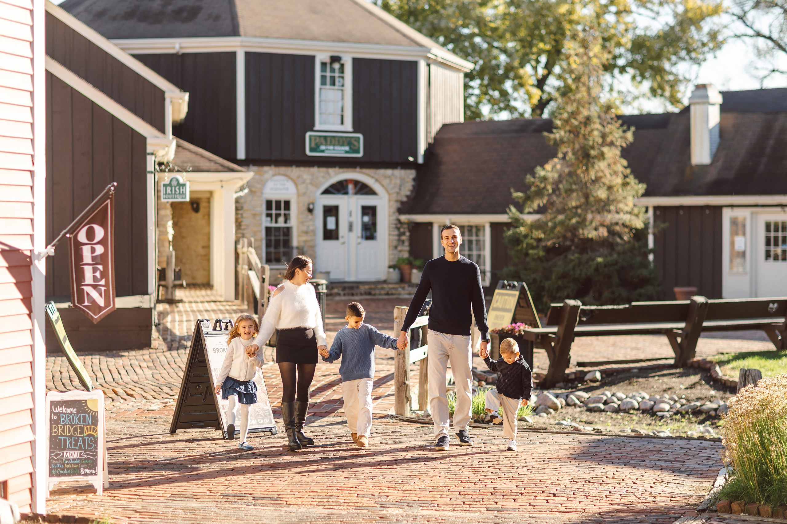 10.18.26 Family Photoshoot. Wedding family event photographer in Chicago Nick Yushevich