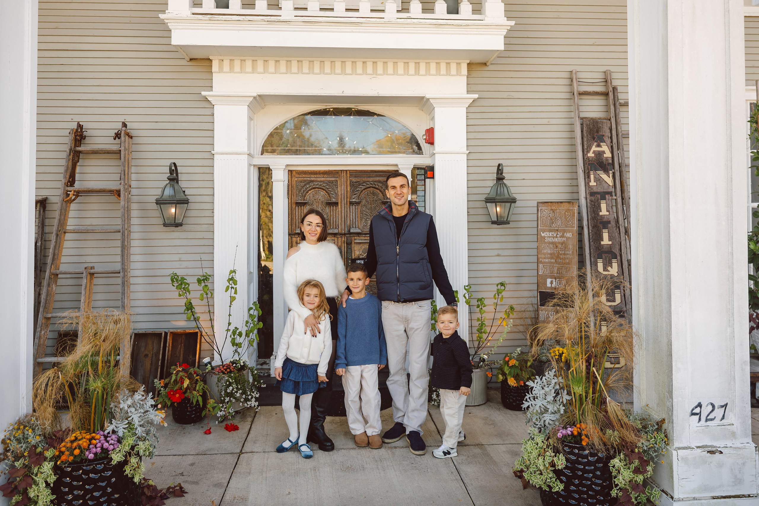 10.18.26 Family Photoshoot. Wedding family event photographer in Chicago Nick Yushevich