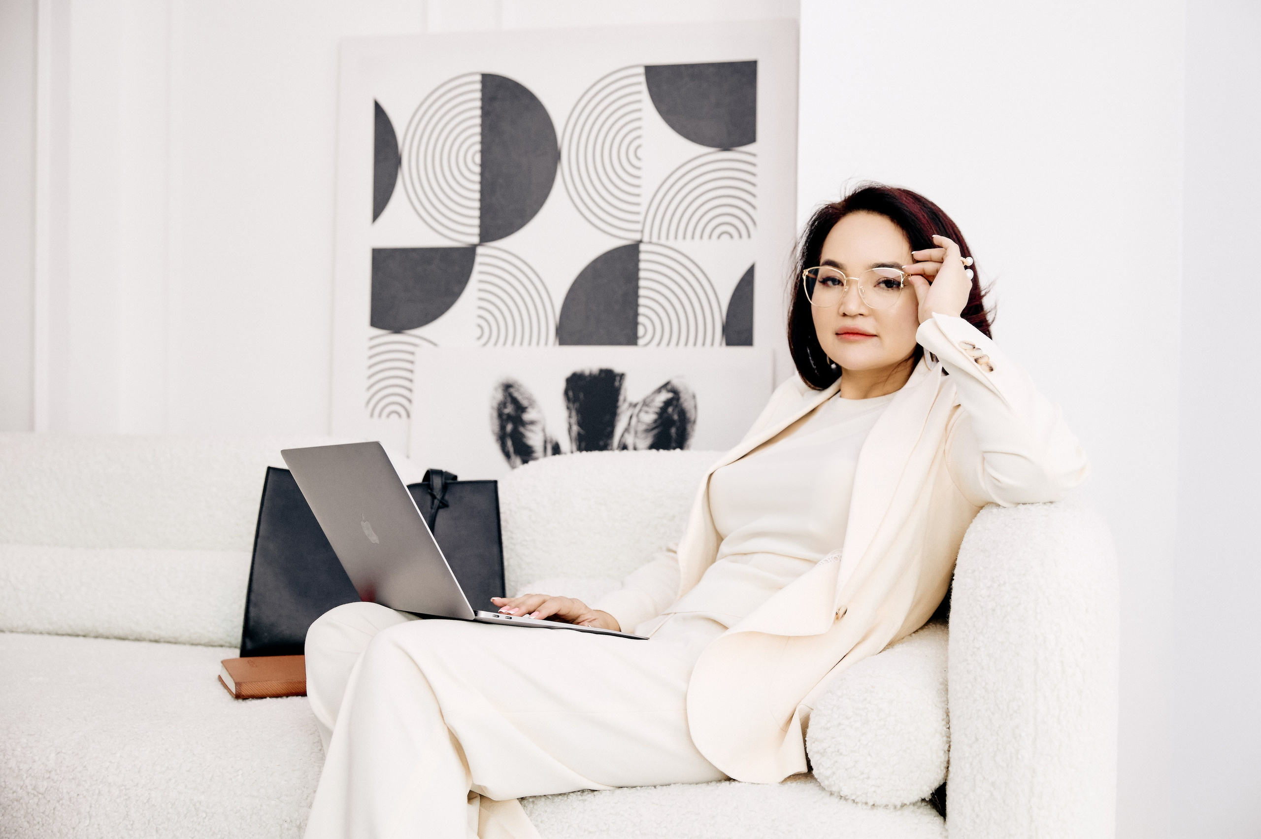 Рахат. Директор завода. Валерия Вартанова. Фотограф