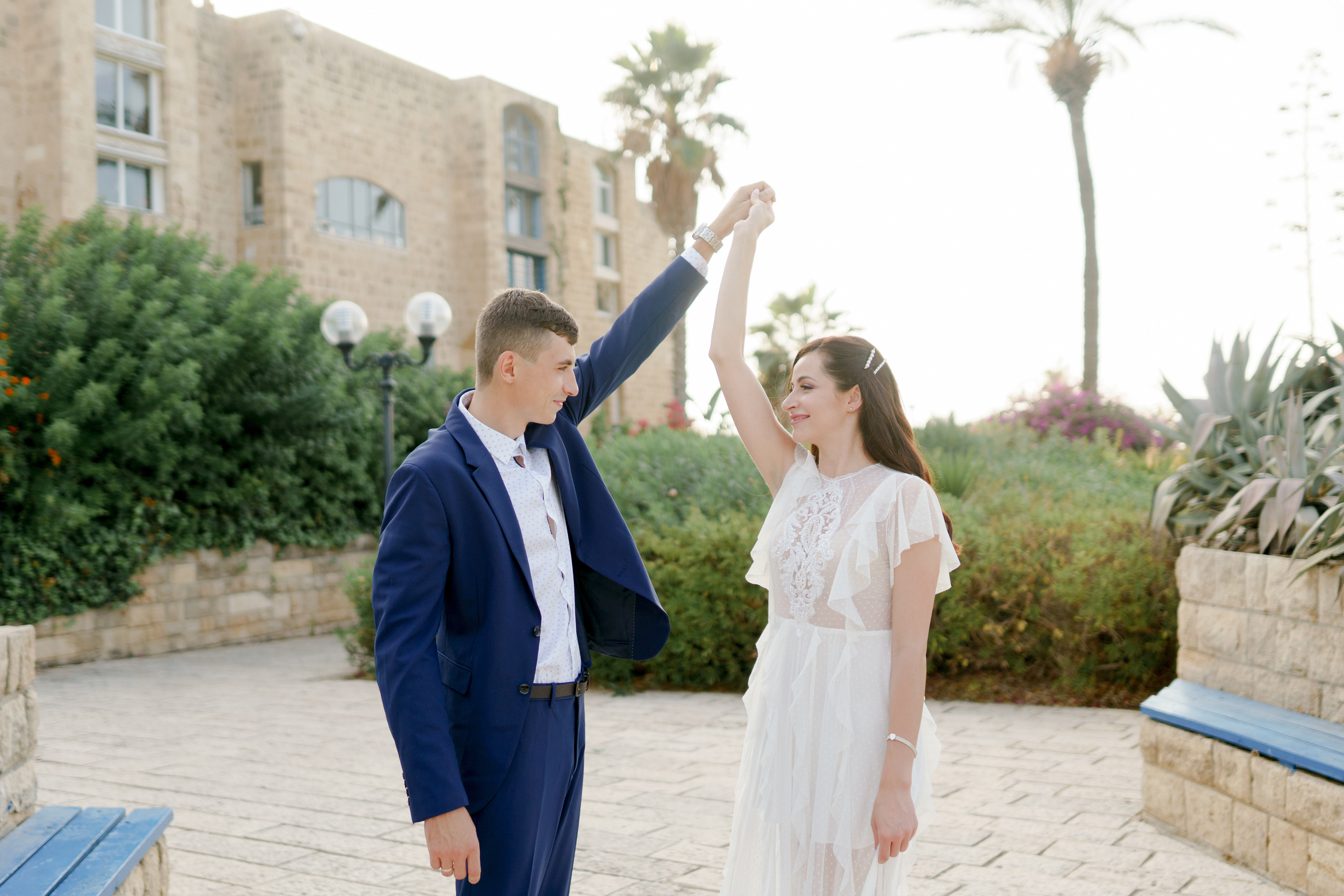 Свадебная прогулка в старом городе Яффо, Настя и Артем. Фотограф и видеограф в Португалии