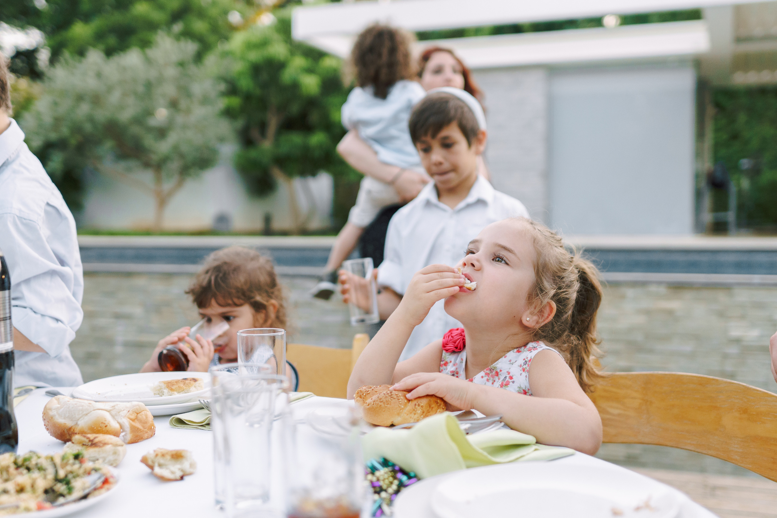 Touching wedding walk. Porto Travel Photographer | Couples & Vacation Photos in Portugal — WePortugal