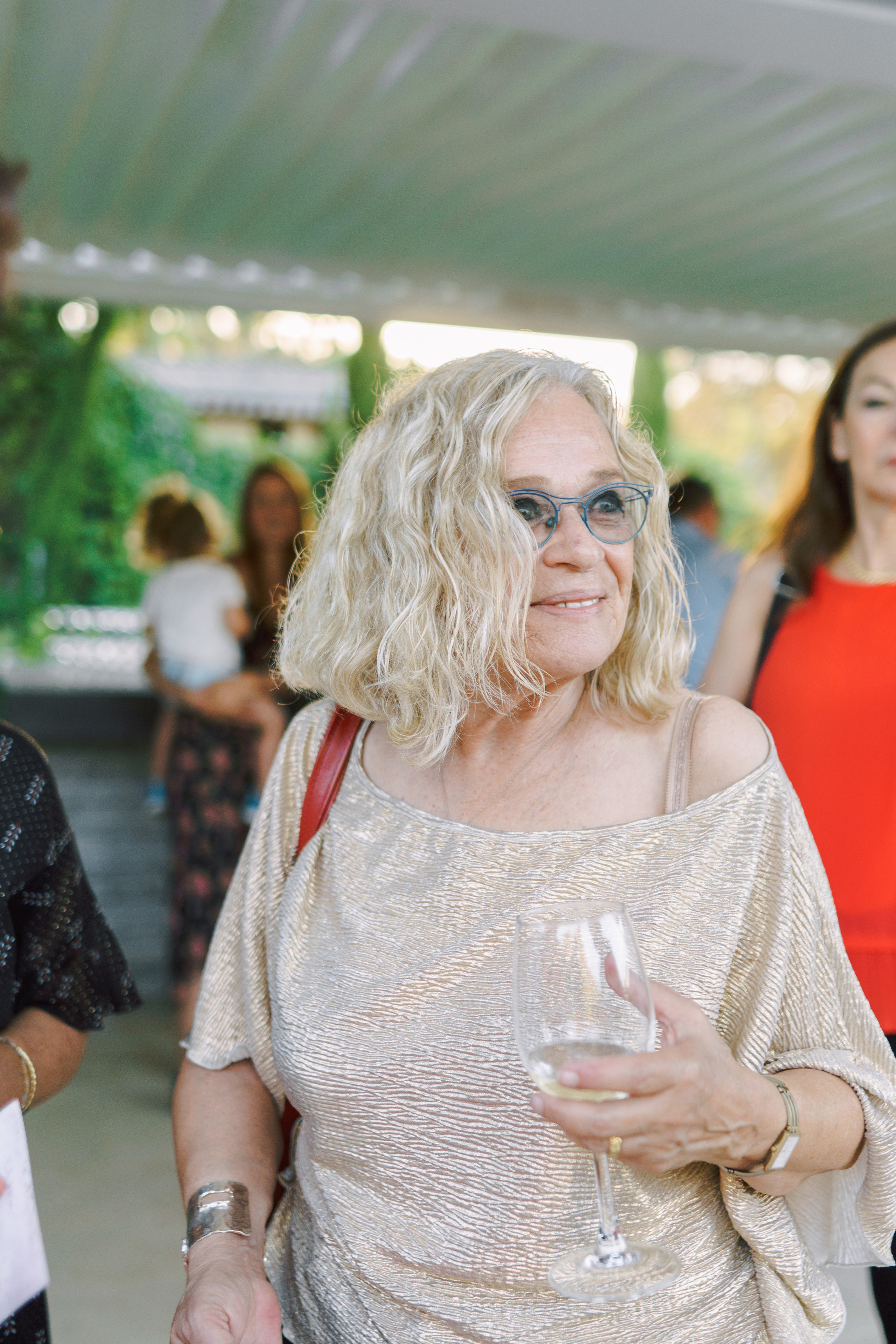 Touching wedding walk. Porto Travel Photographer | Couples & Vacation Photos in Portugal — WePortugal