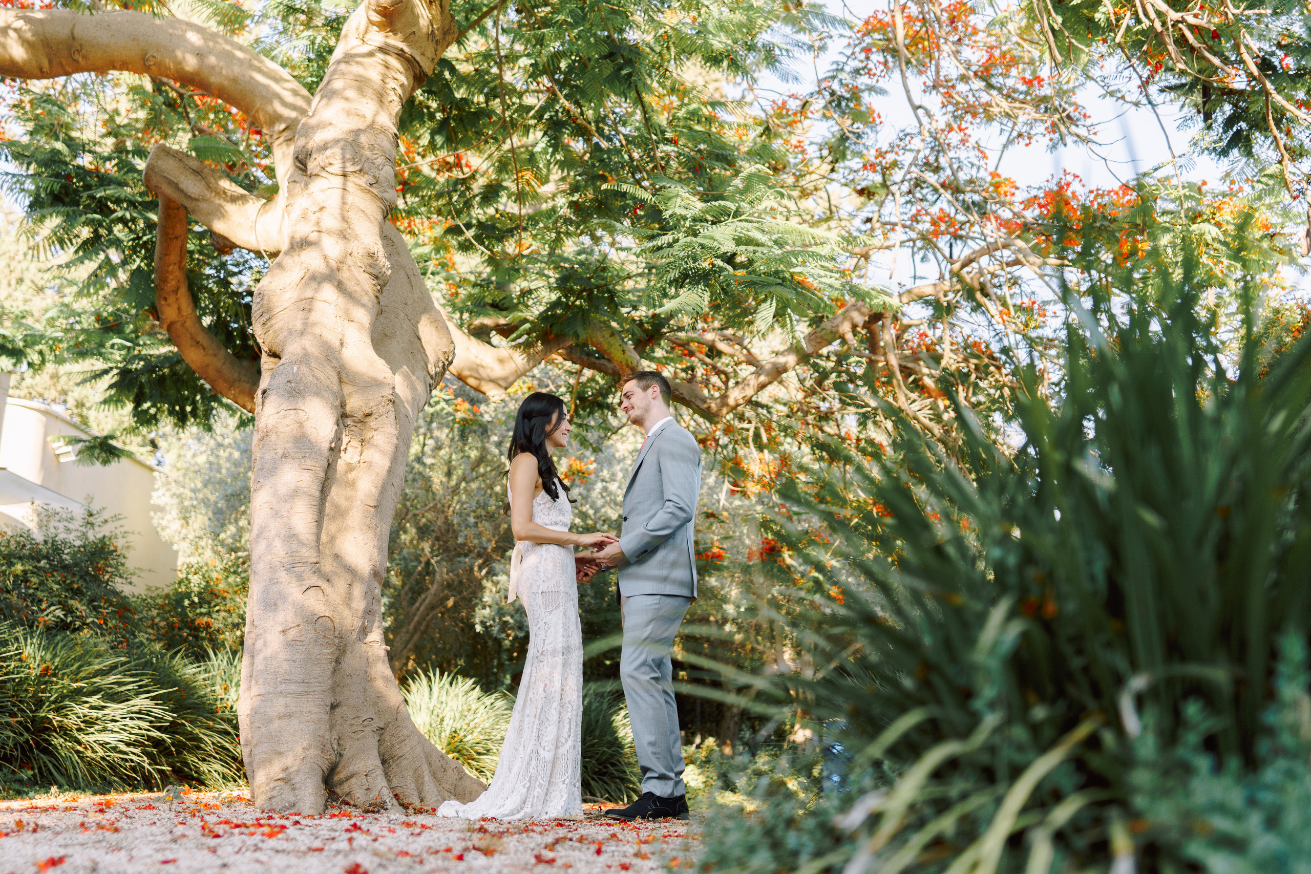 Touching wedding walk. Porto Travel Photographer | Couples & Vacation Photos in Portugal — WePortugal