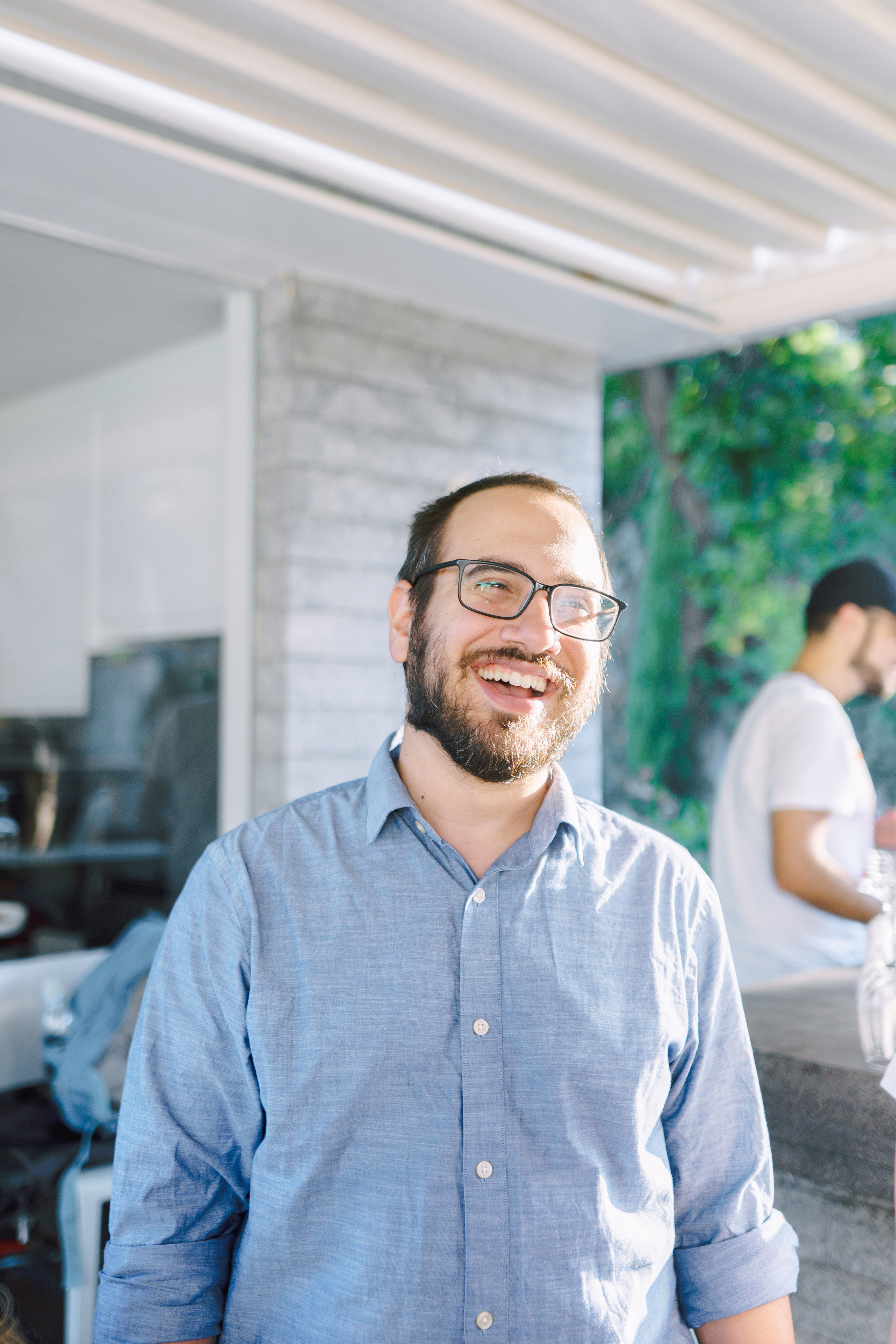 Touching wedding walk. Porto Travel Photographer | Couples & Vacation Photos in Portugal — WePortugal