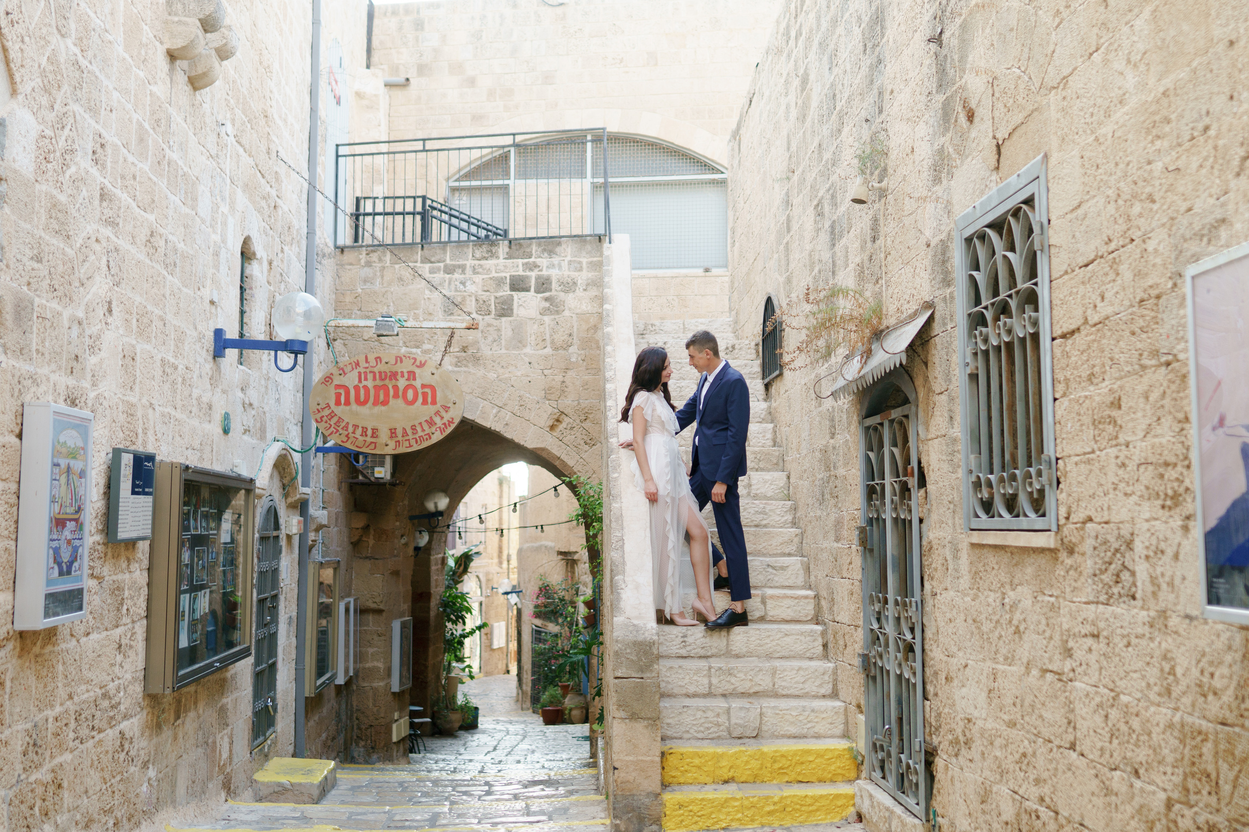 Свадебная прогулка в старом городе Яффо, Настя и Артем. Фотограф и видеограф в Португалии