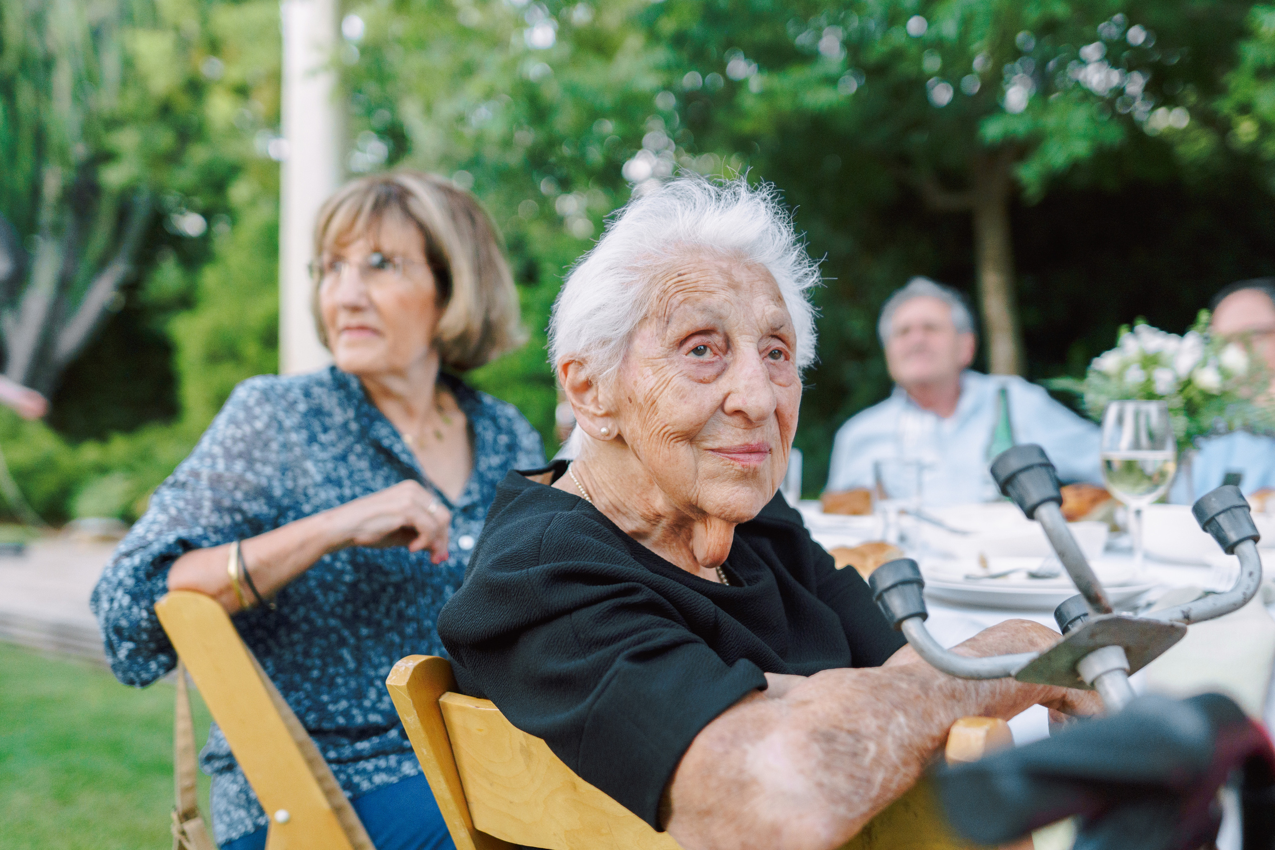 Touching wedding walk. Porto Travel Photographer | Couples & Vacation Photos in Portugal — WePortugal