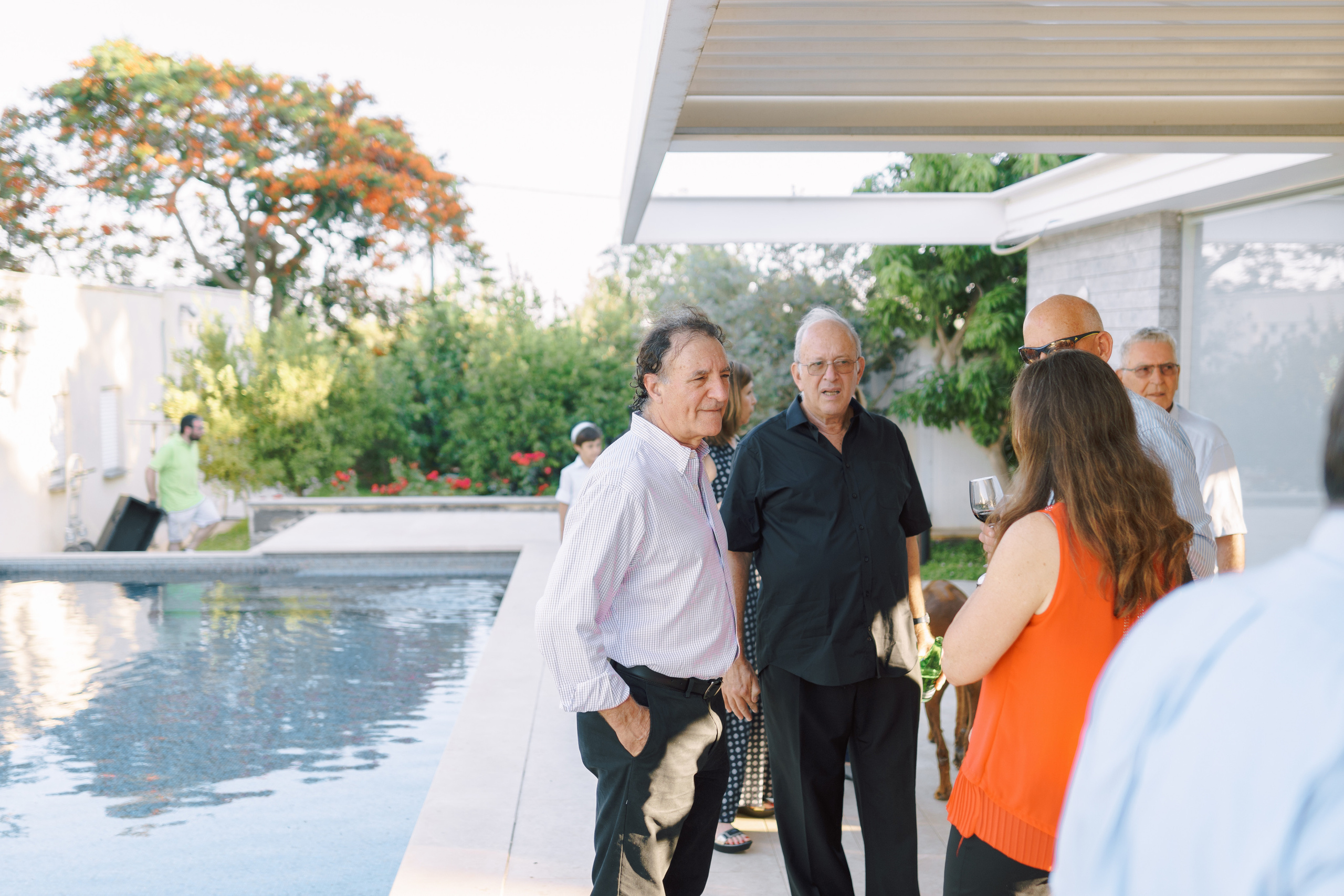 Touching wedding walk. Porto Travel Photographer | Couples & Vacation Photos in Portugal — WePortugal