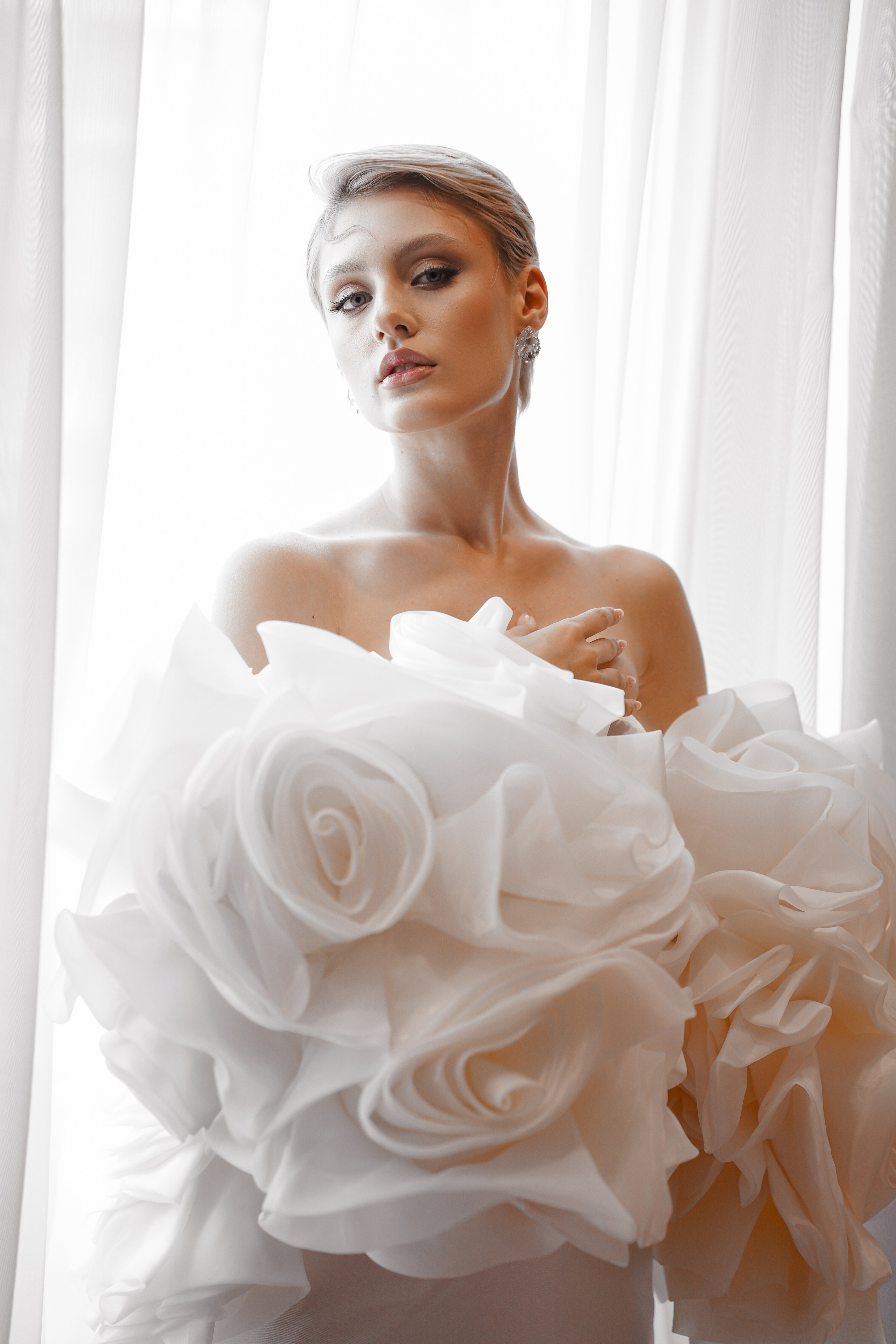 Николь Амир