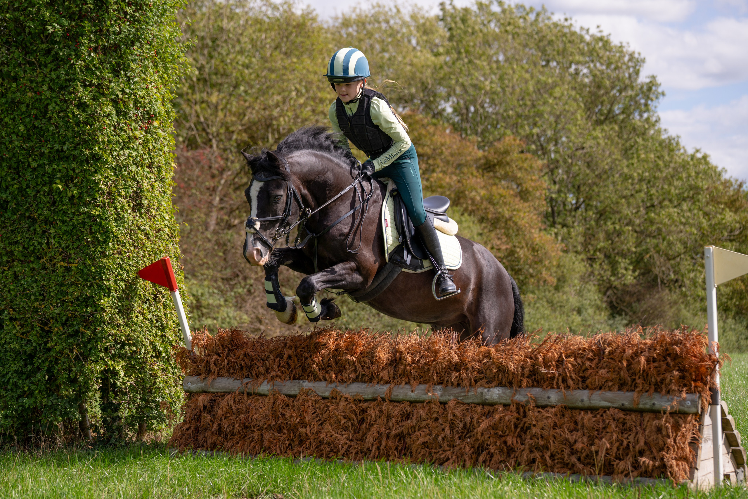 Show Jumping Photography in Leicestershire | Equine Action Shots by El. Leicestershire Equine Photography by El | Authentic Equine Portraits & Events