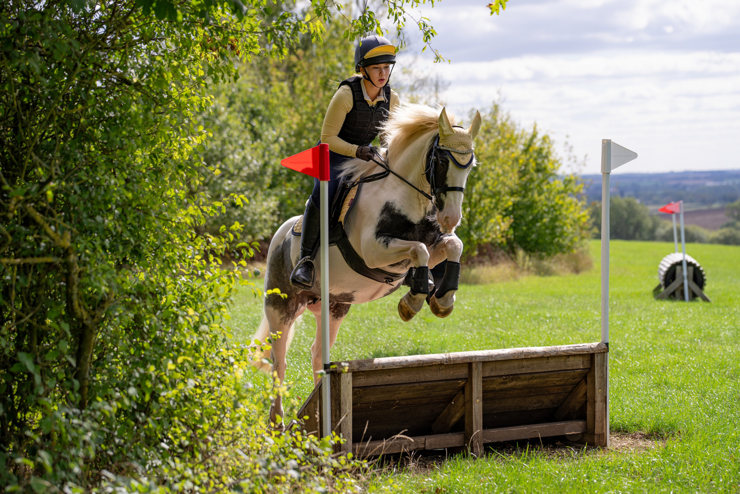 Show Jumping Photography in Leicestershire | Equine Action Shots by El. Leicestershire Equine Photography by El | Authentic Equine Portraits & Events