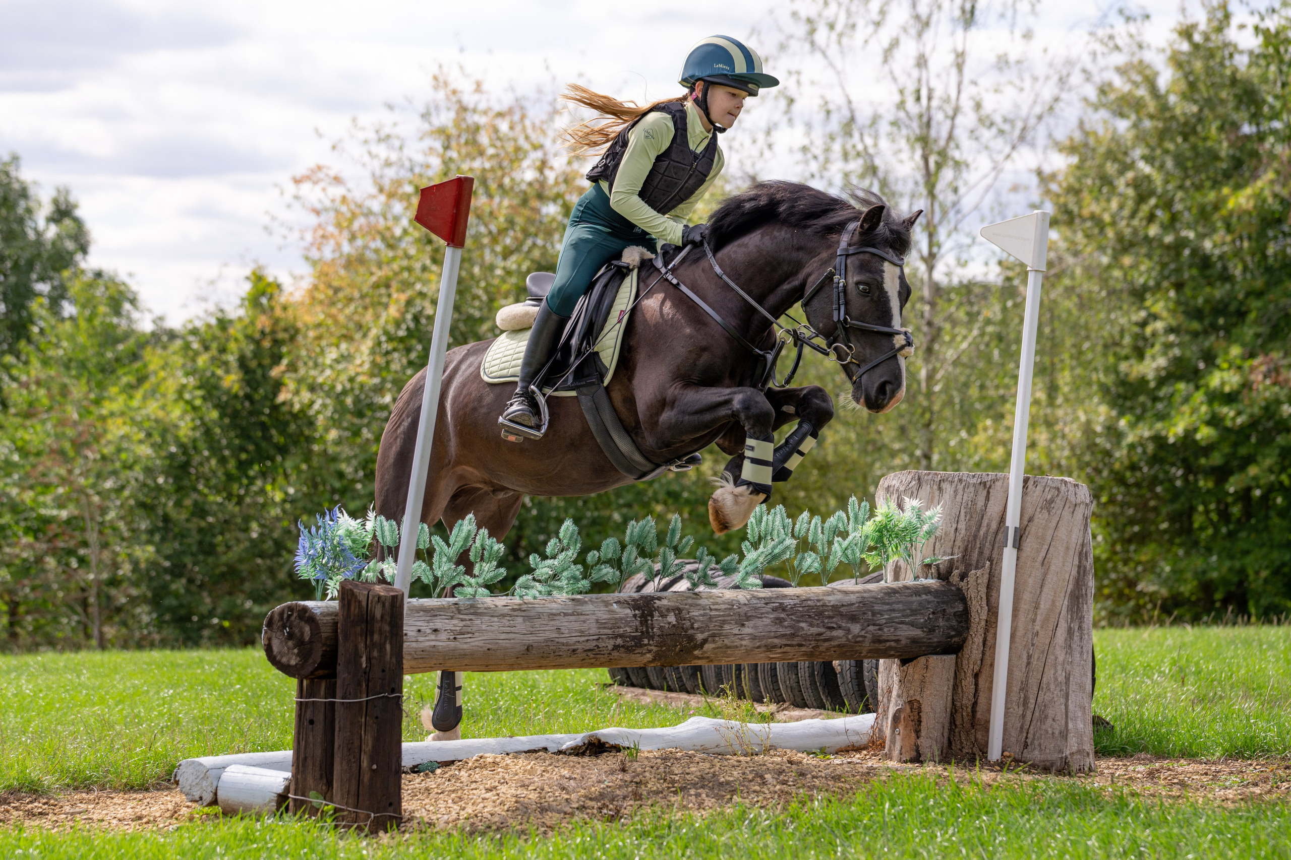 Show Jumping Photography in Leicestershire | Equine Action Shots by El. Leicestershire Equine Photography by El | Authentic Equine Portraits & Events